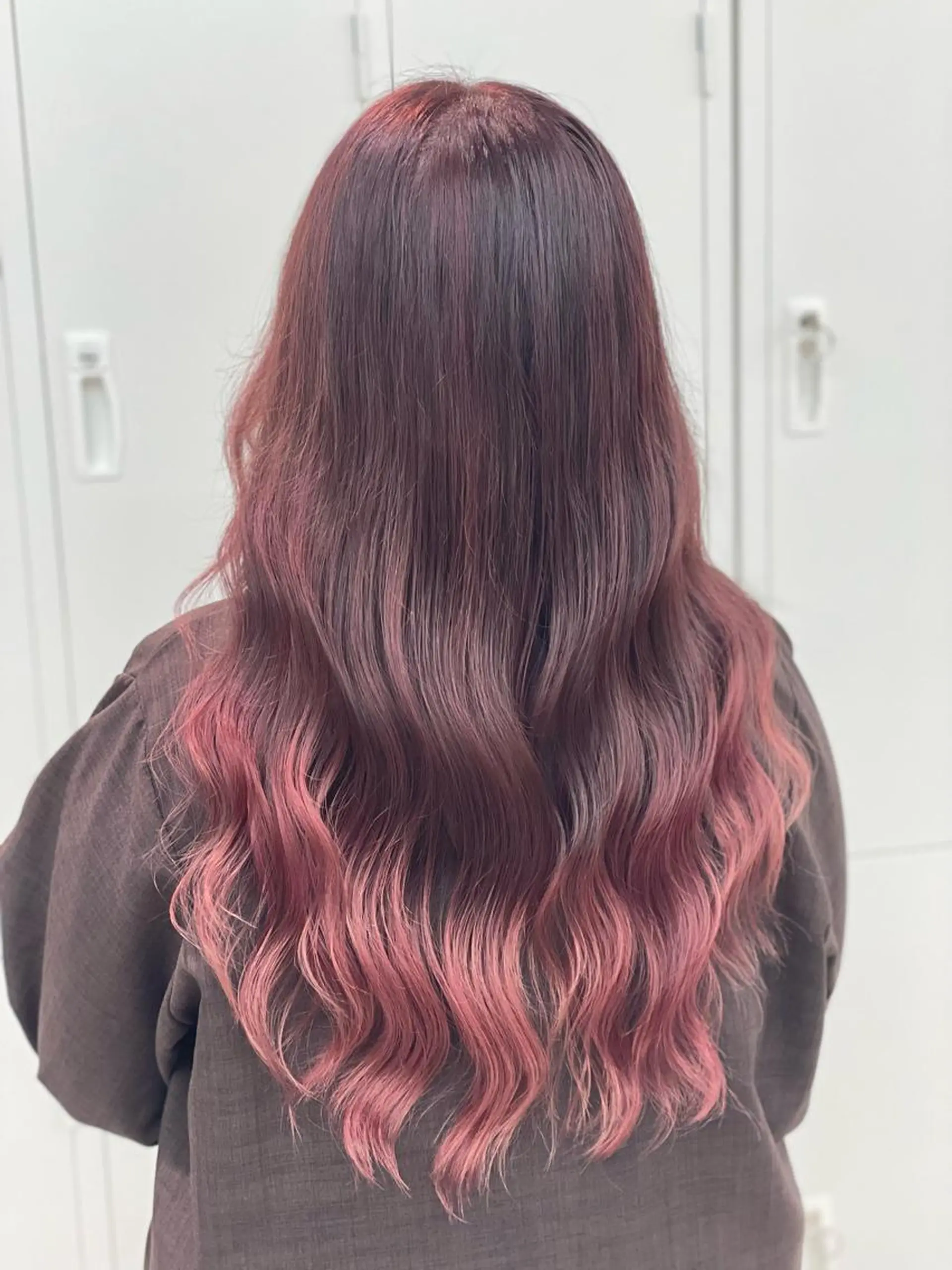 ロング カラー ショーヤ/ブリーチ /バレイヤージュのヘアスタイル