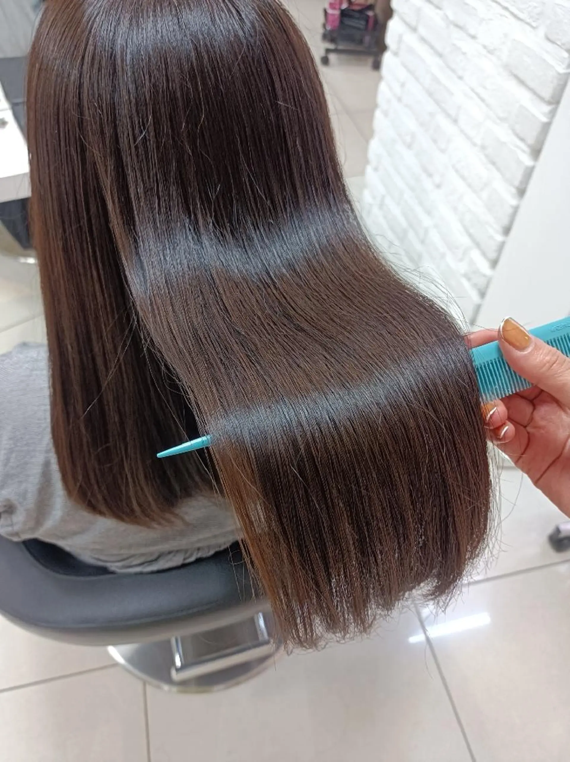 セミロング カラー 【縮毛矯正/レディー スカット】美涼🎀のヘアスタイル