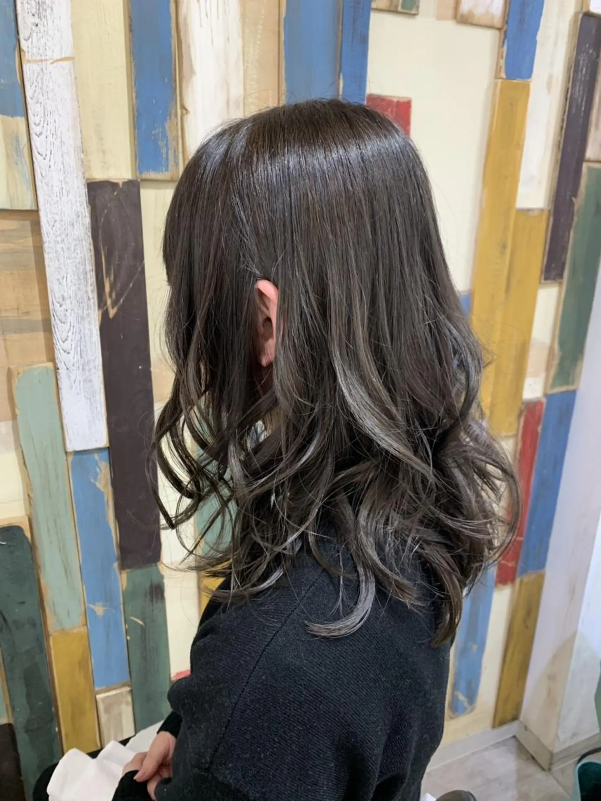 カラー ヘアカラー トリートメント 嶋村夏実🌼レイヤー 🌸白髪ぼかしのヘアスタイル