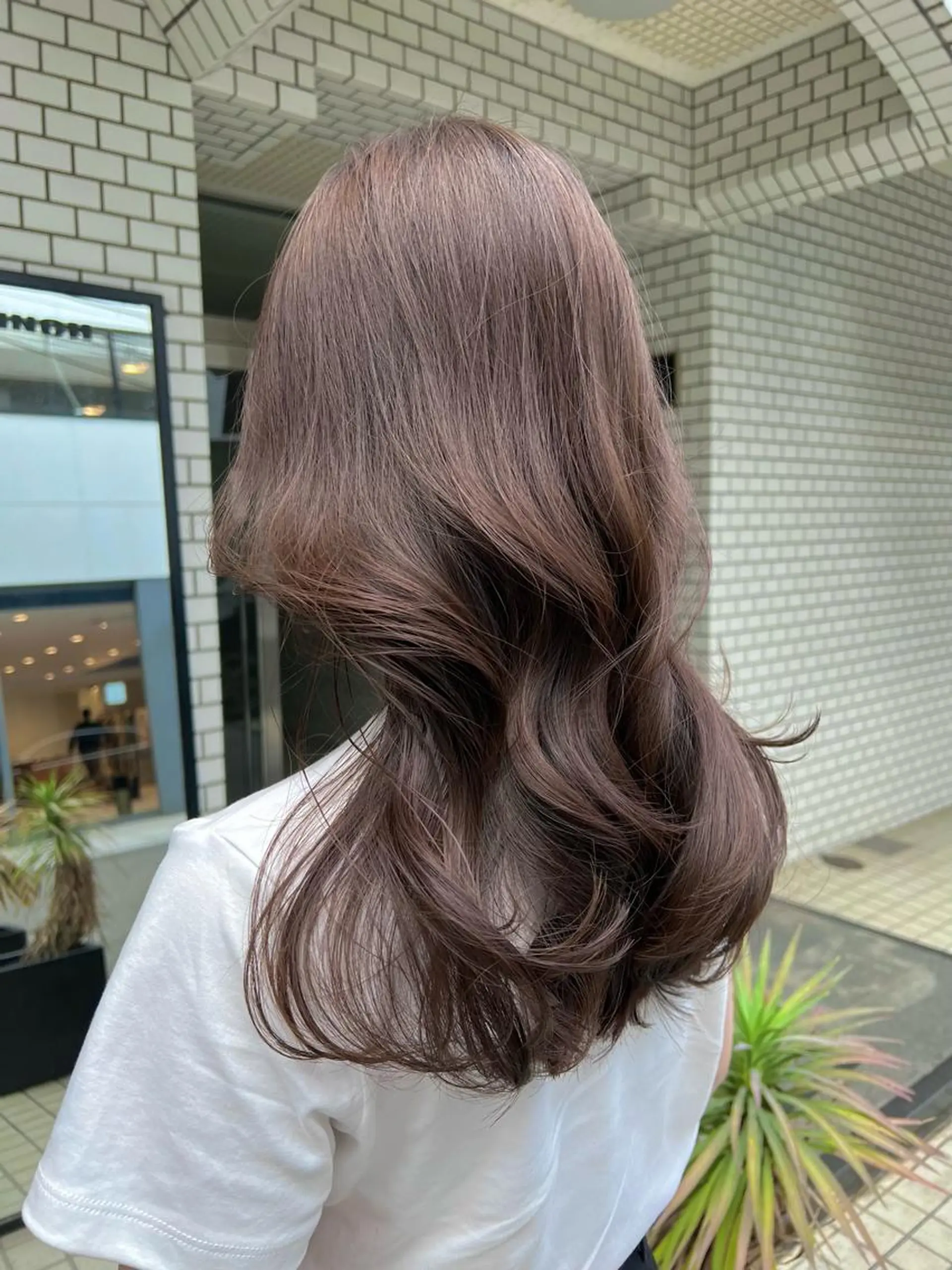 セミロング 柔らかブラウン/顔周 りレイヤー♡ユウシのヘアスタイル