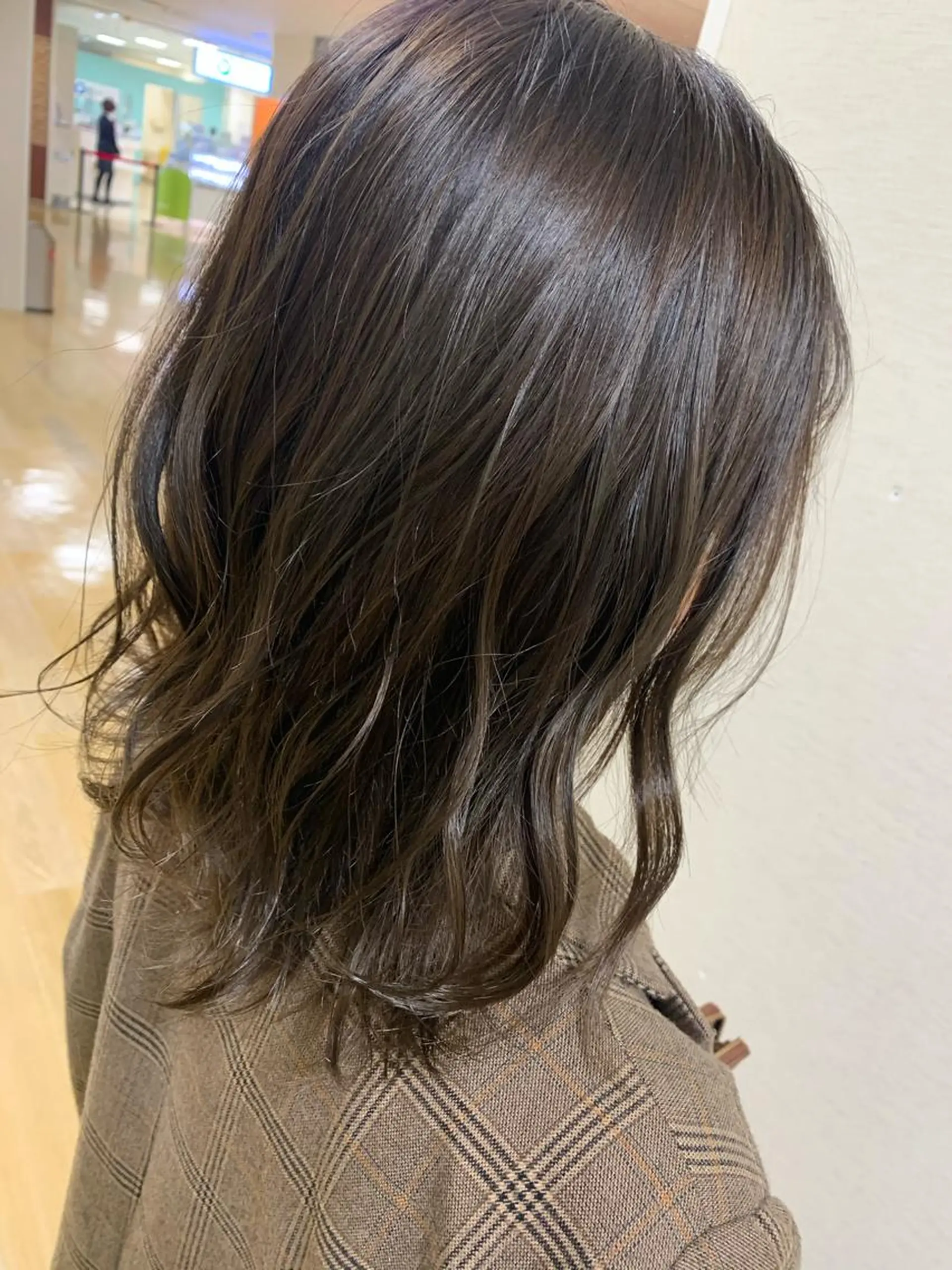 ミディアム カラー 高橋友里亜 /フリーランスのヘアスタイル