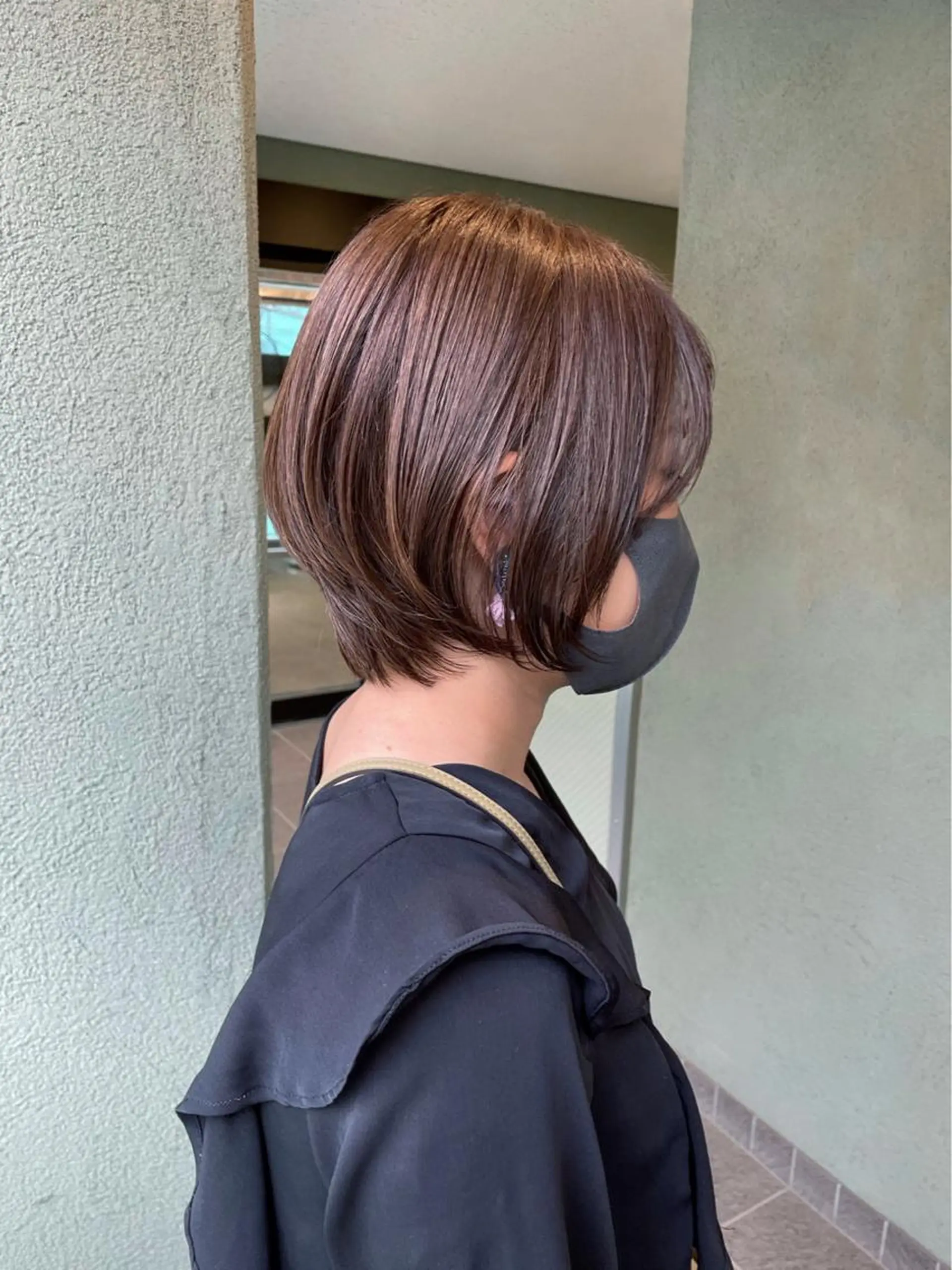 ショート カラー ベージュカラー シルバー シルバーベージュ カット ヘアカラー HIROKI ” stylistのヘアスタイル