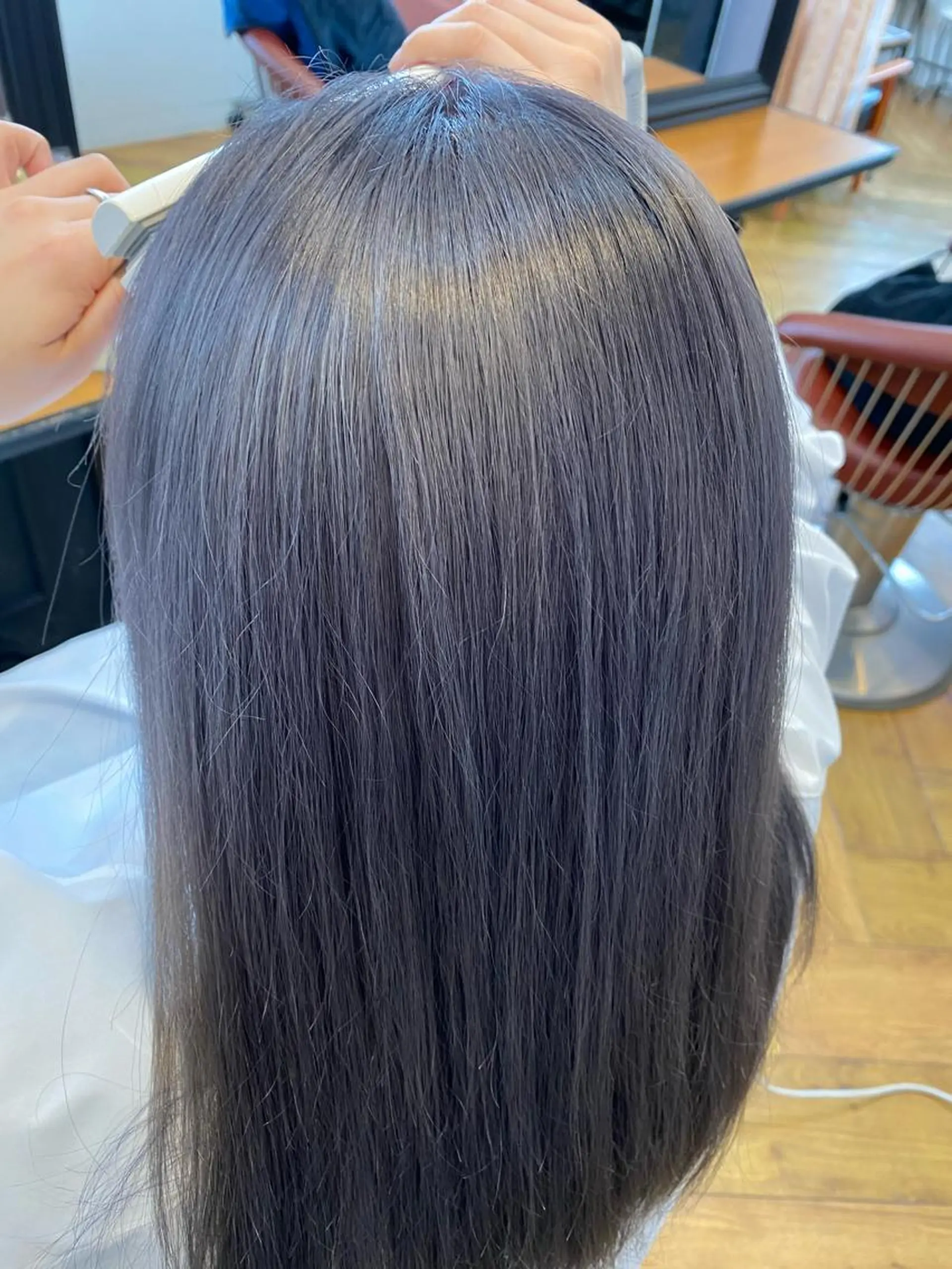 ミディアム カラー ブリーチ グレージュ モーヴグレージュ シルバー Amelia荒川沖所属・小菅 沙織のマツエク・マツパデザイン