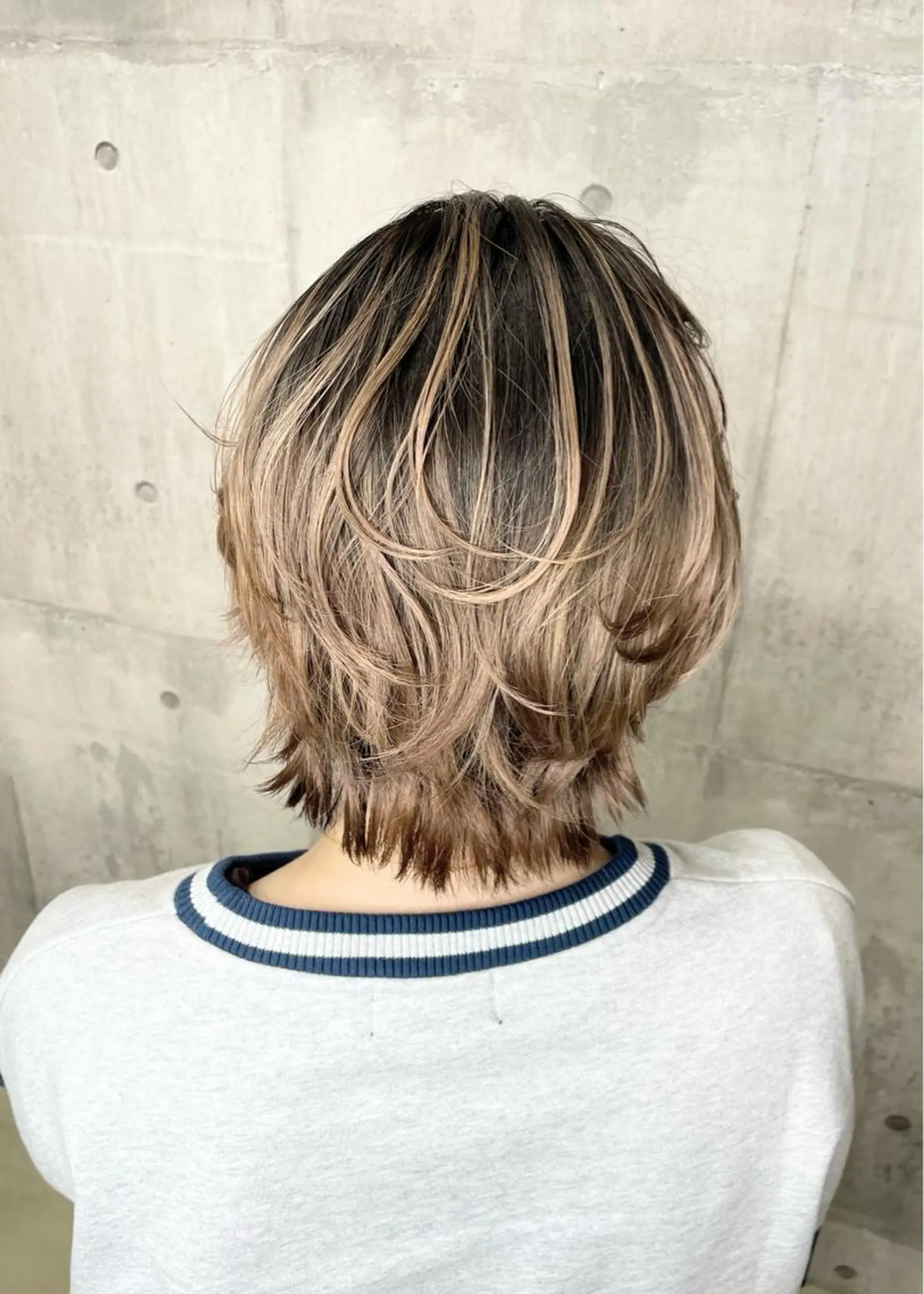 ショート カラー バレイヤージュ レイヤーカット ショートヘア ヘアカラー LUXBE LUCE 那覇小禄イオン店所属・LUXBE LUCE ひなののヘアスタイル