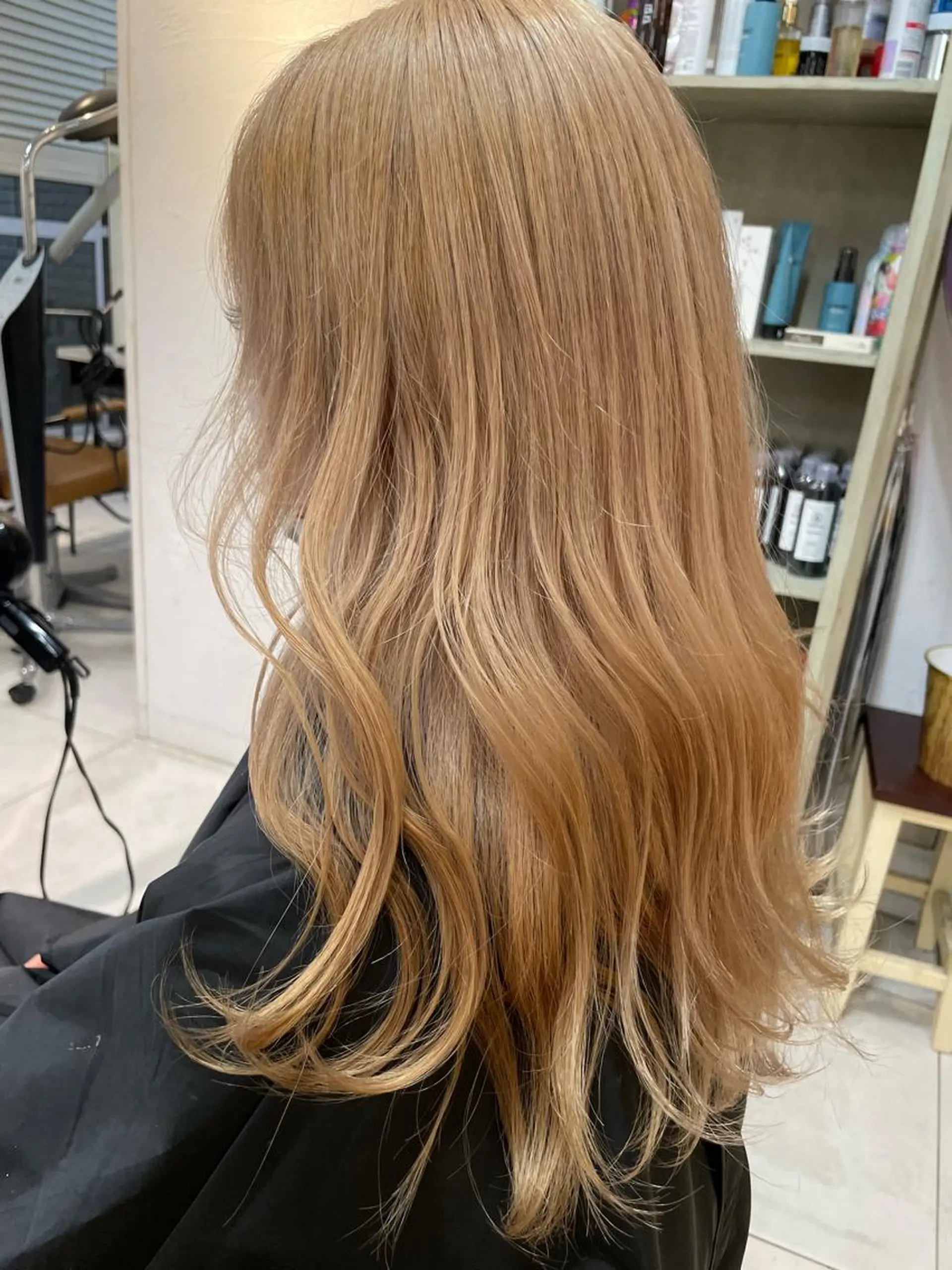 ロング カラー ブリーチ ブロンド ケアブリーチ イルミナカラー カット ブリーチ特化 ハイトーンRYOYAのヘアスタイル