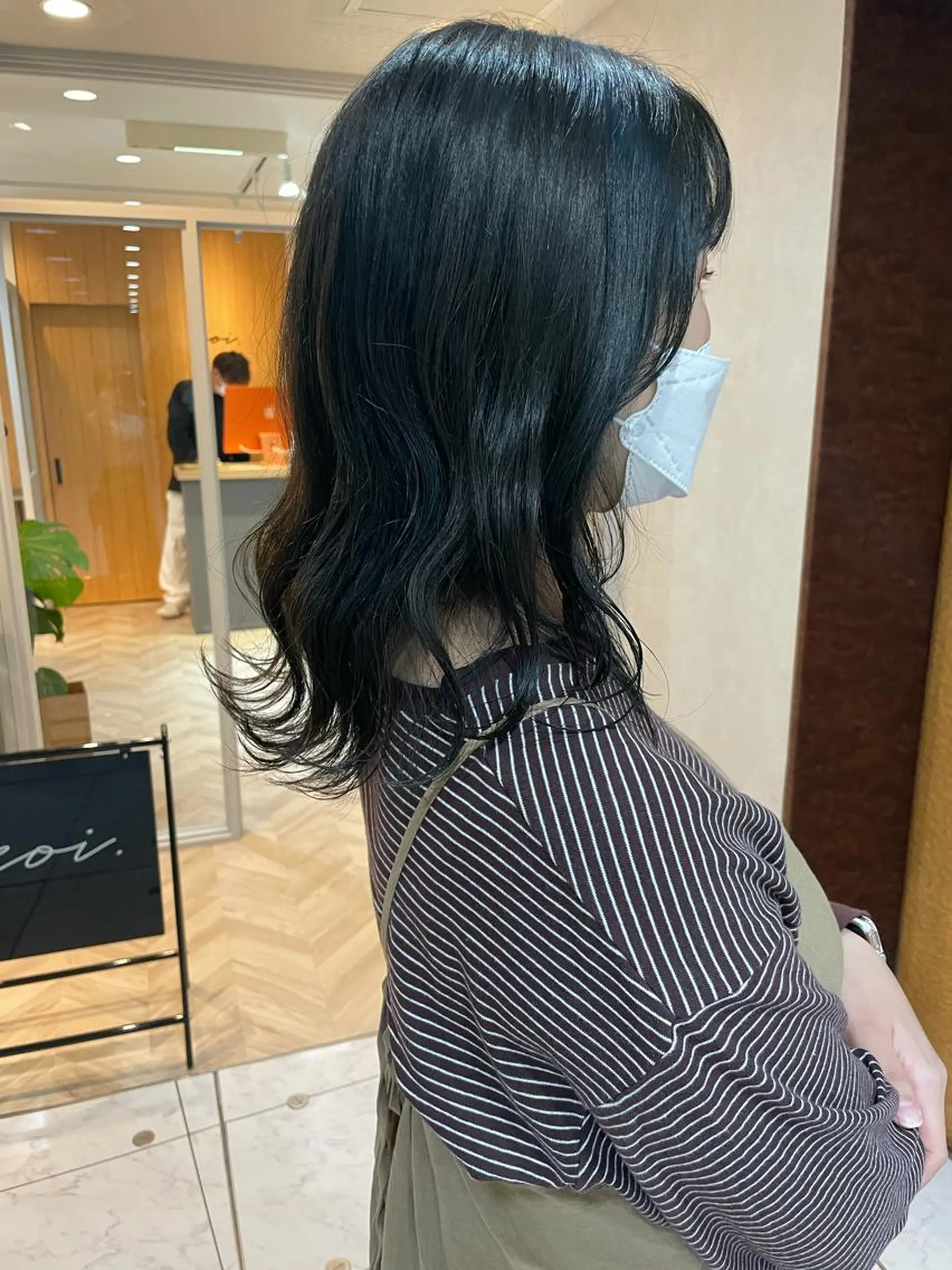 セミロング カラー akane .のヘアスタイル