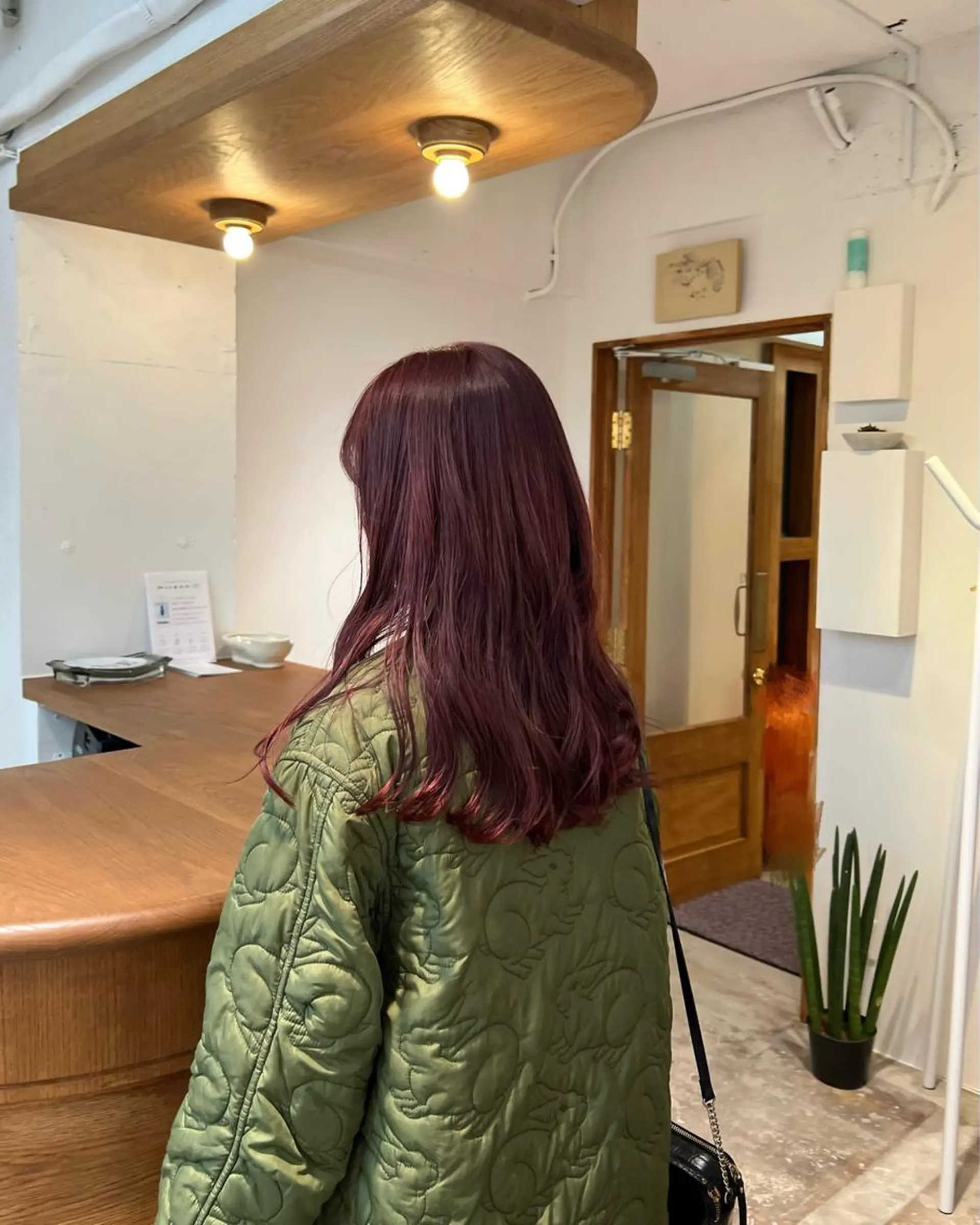 カラー aiko【艶カラー ・ミニモ年内で終了】のヘアスタイル