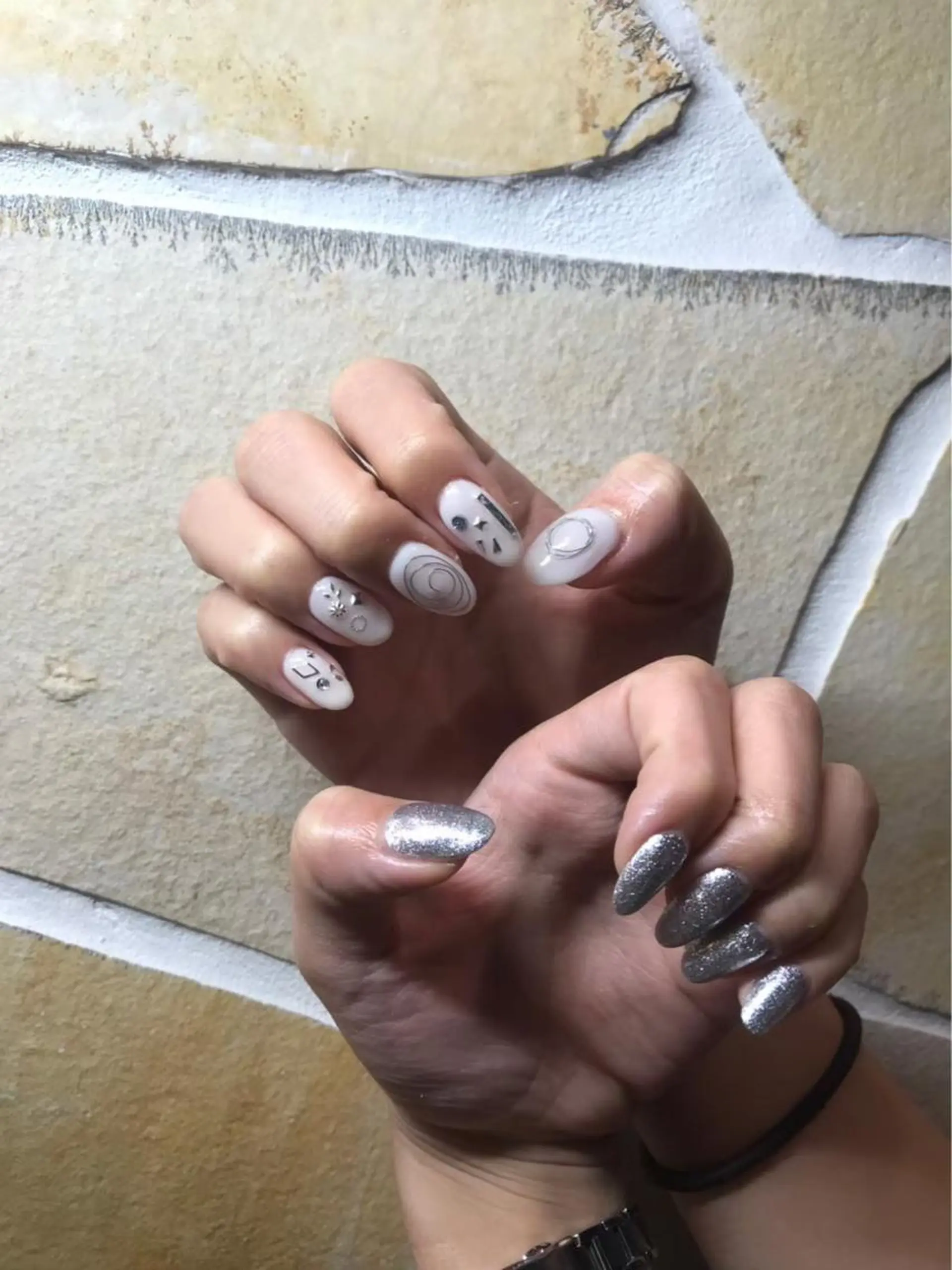 ネイル 指名支持率NO.1 スタイリストのヘアスタイル