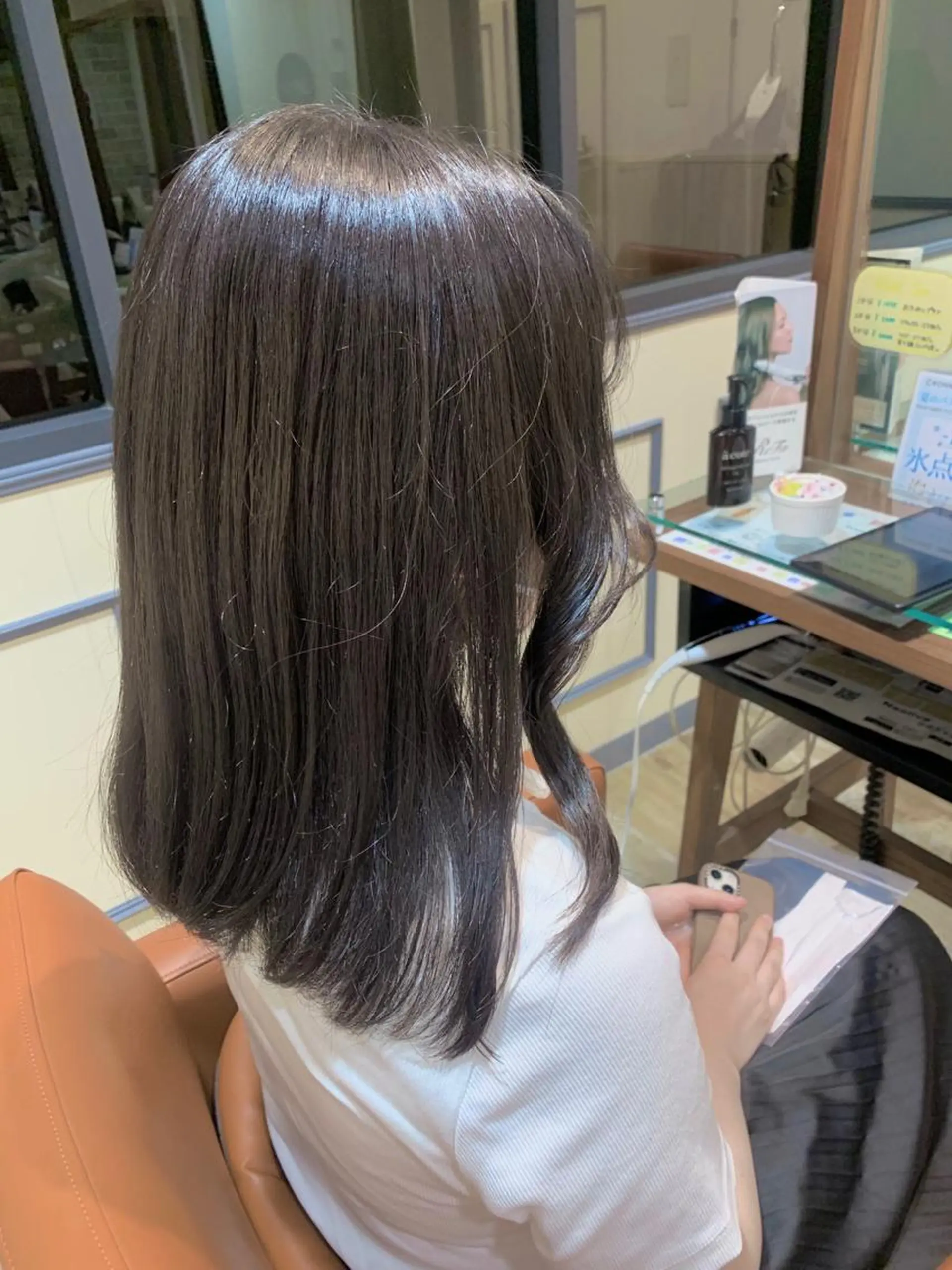 セミロング カラー 透明感カラー ヘアカラー 須藤 向日葵のヘアスタイル