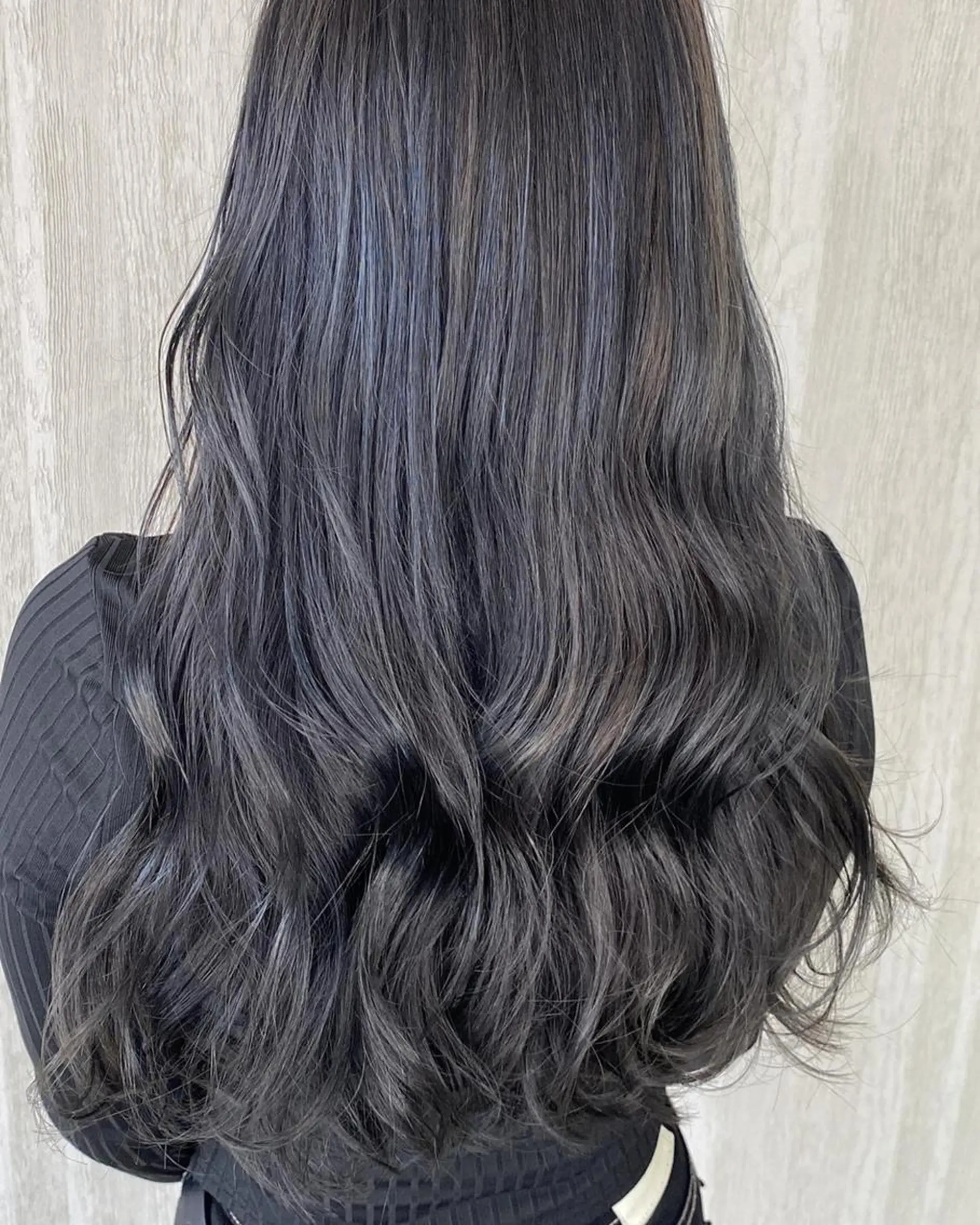 ロング カラー アッシュ 透明感カラー グレージュ ハイライトカラー メッシュ UNDER vr 【アンダーバー】のヘアスタイル