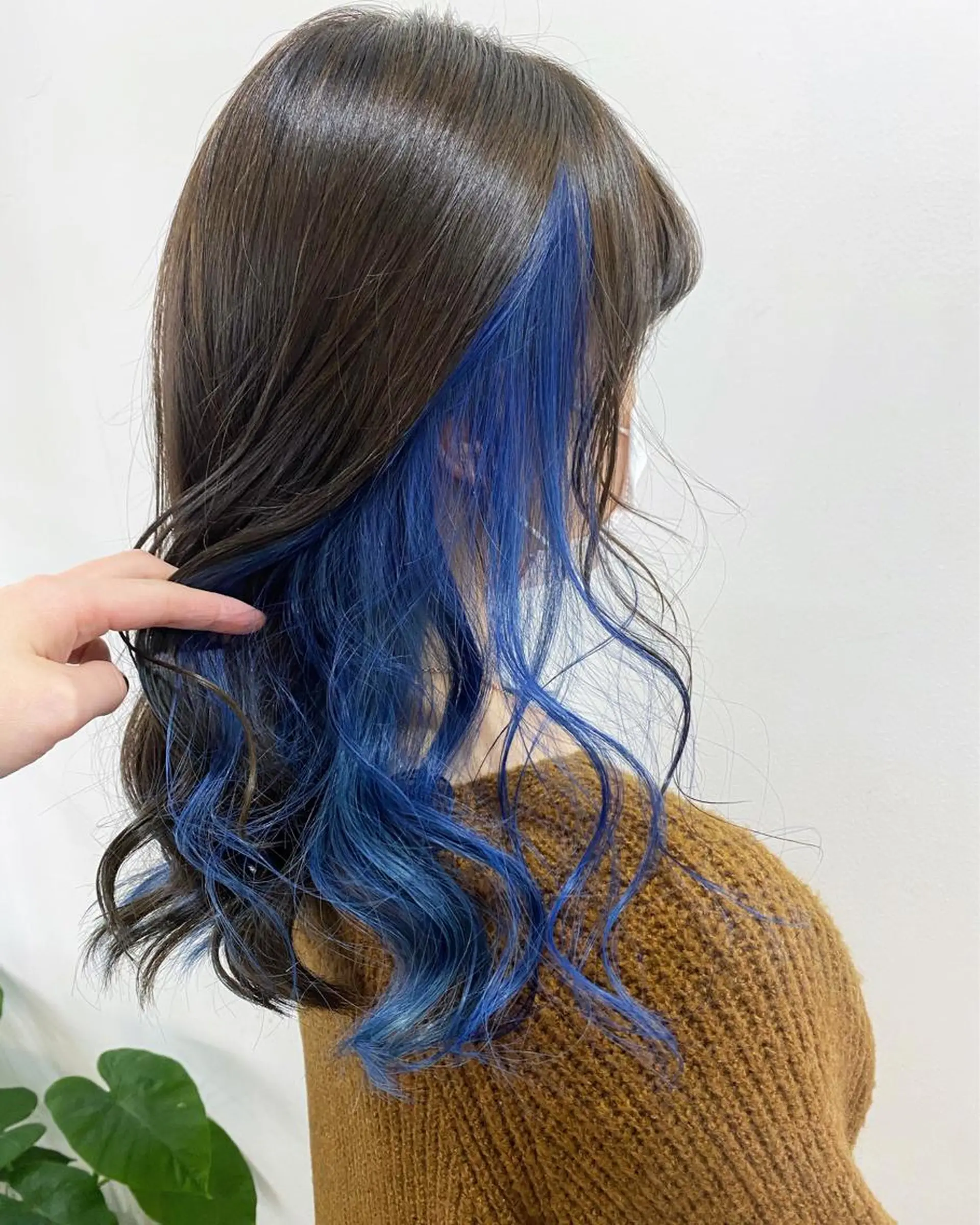 セミロング カラー ブルーカラー インナーカラー カット ヘアカラー フラム所属・WATANABE MISAKIのヘアスタイル