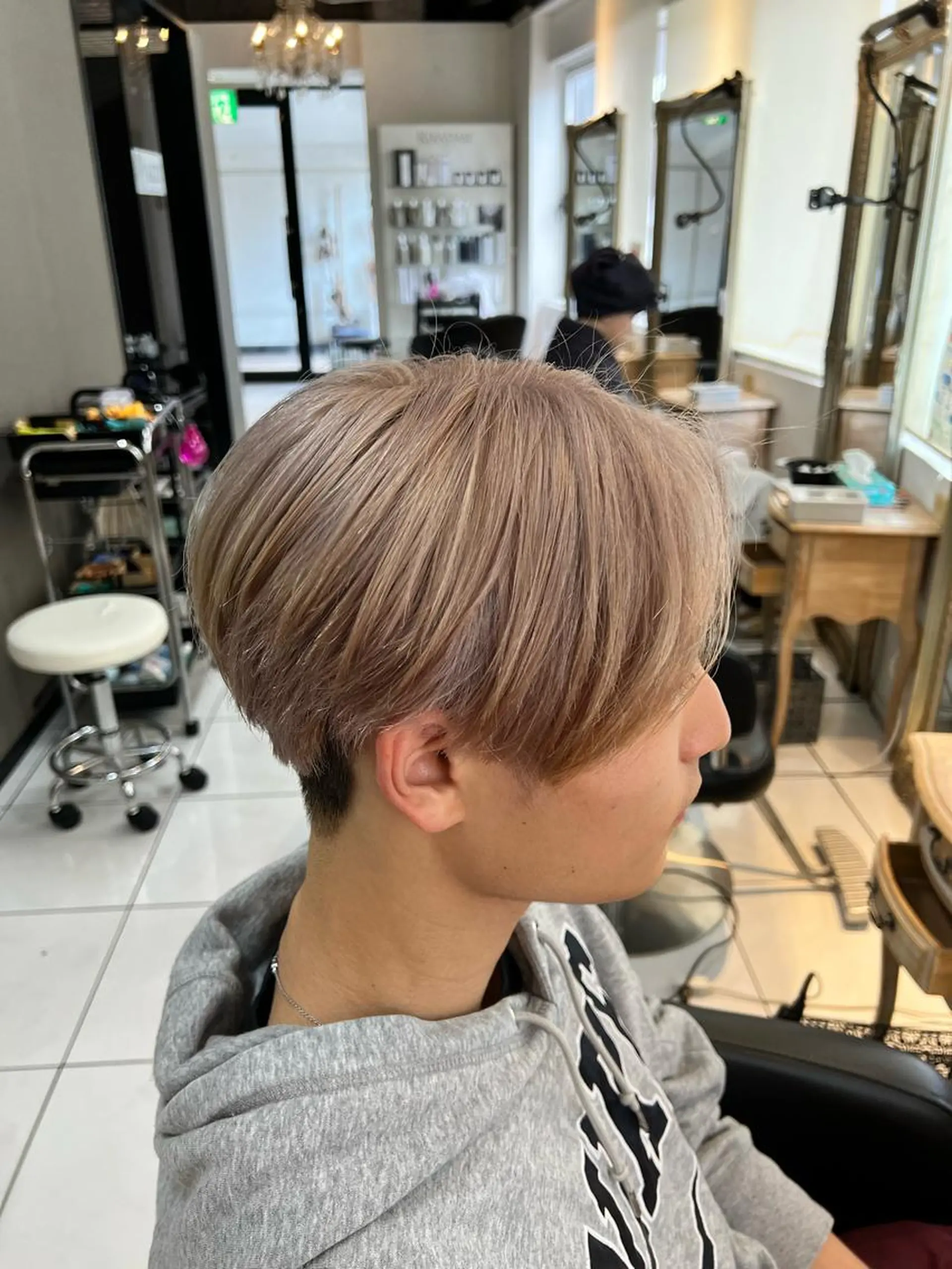 カラー メンズ メンズブリーチ メンズハイライト メンズメッシュ メンズパーマ ブリーチ パーマ特化美容師 茂木広幸のヘアスタイル