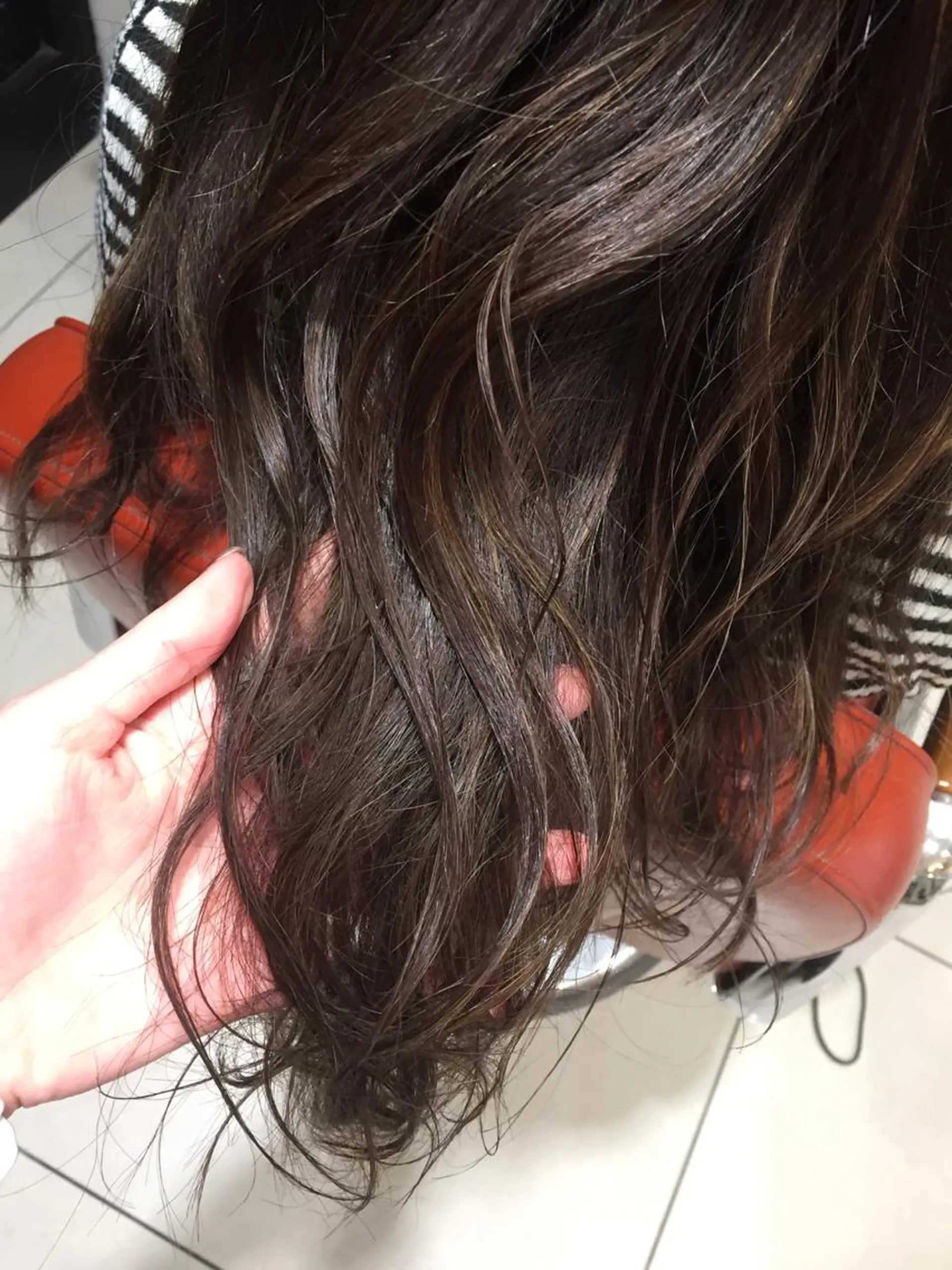 ロング カラー グレージュ ハイライトカラー ハイライト 宮下 愛璃紗のヘアスタイル