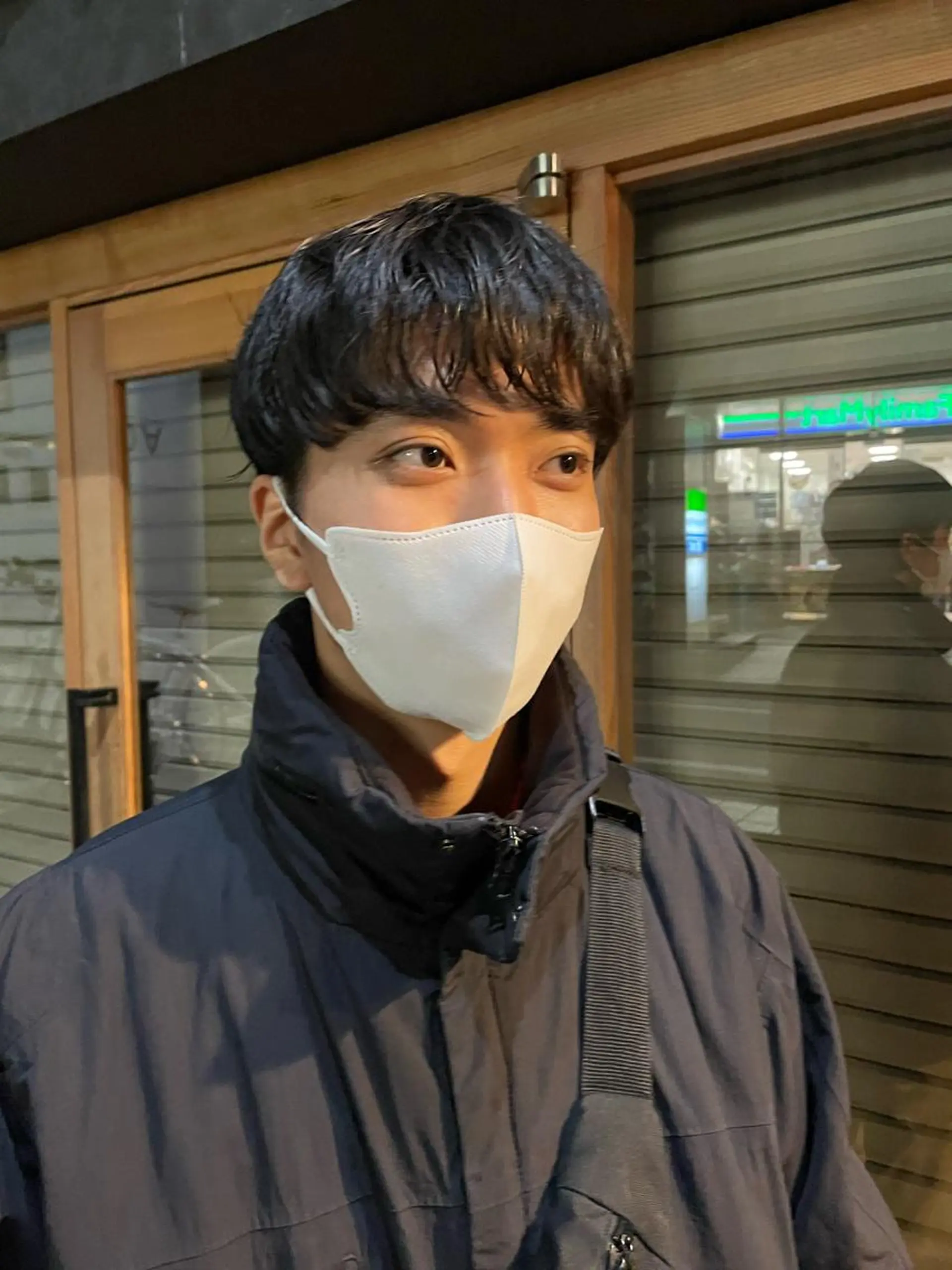 ショート カラー パーマ ヘアアレンジ メンズ メンズバレイヤージュ メンズブリーチ センターパート フェードカット メンズハイライト パーマ トリートメント ハイトーン/レイヤー 🌸さくらのヘアスタイル