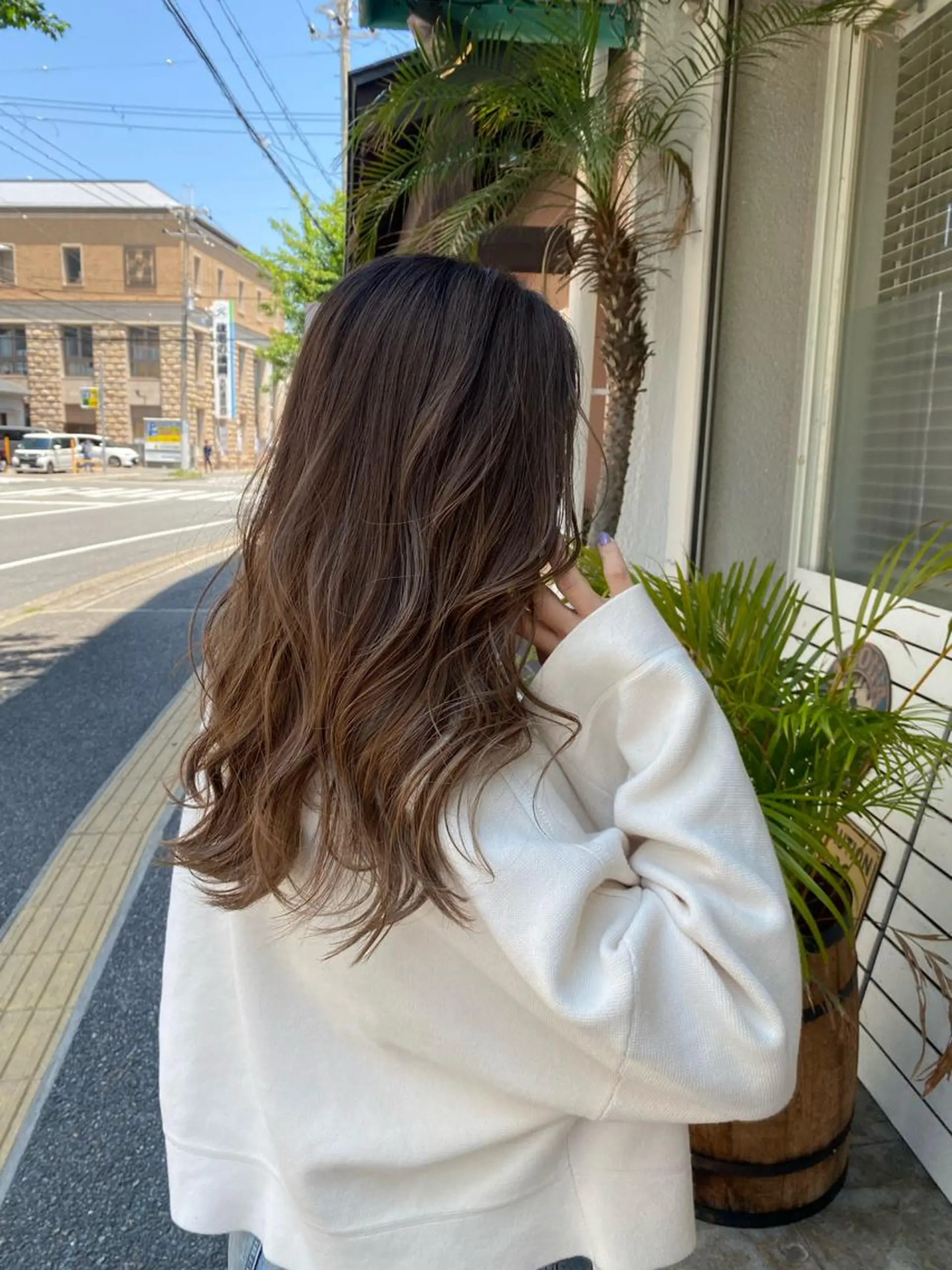 セミロング 西元 亜由美のヘアスタイル