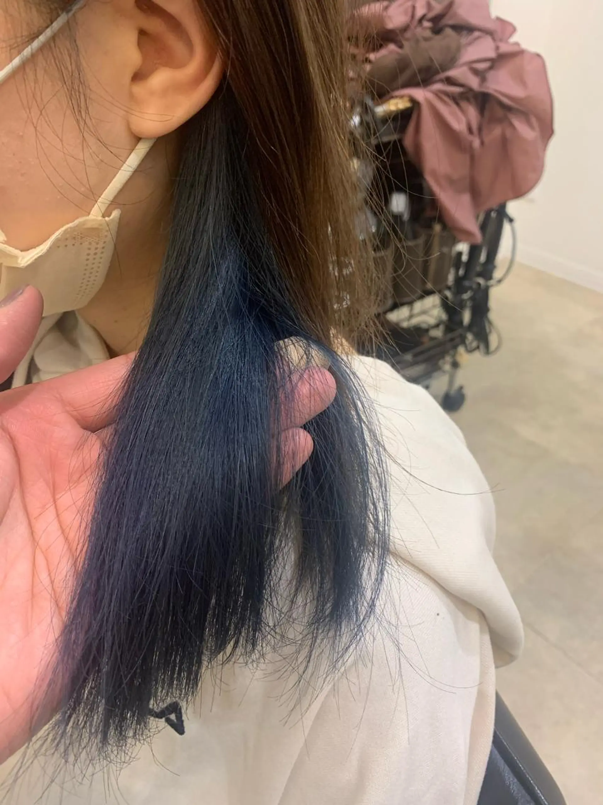 セミロング カラー ブルーカラー インナーカラー ネイビーカラー 伊藤 裕貴のヘアスタイル