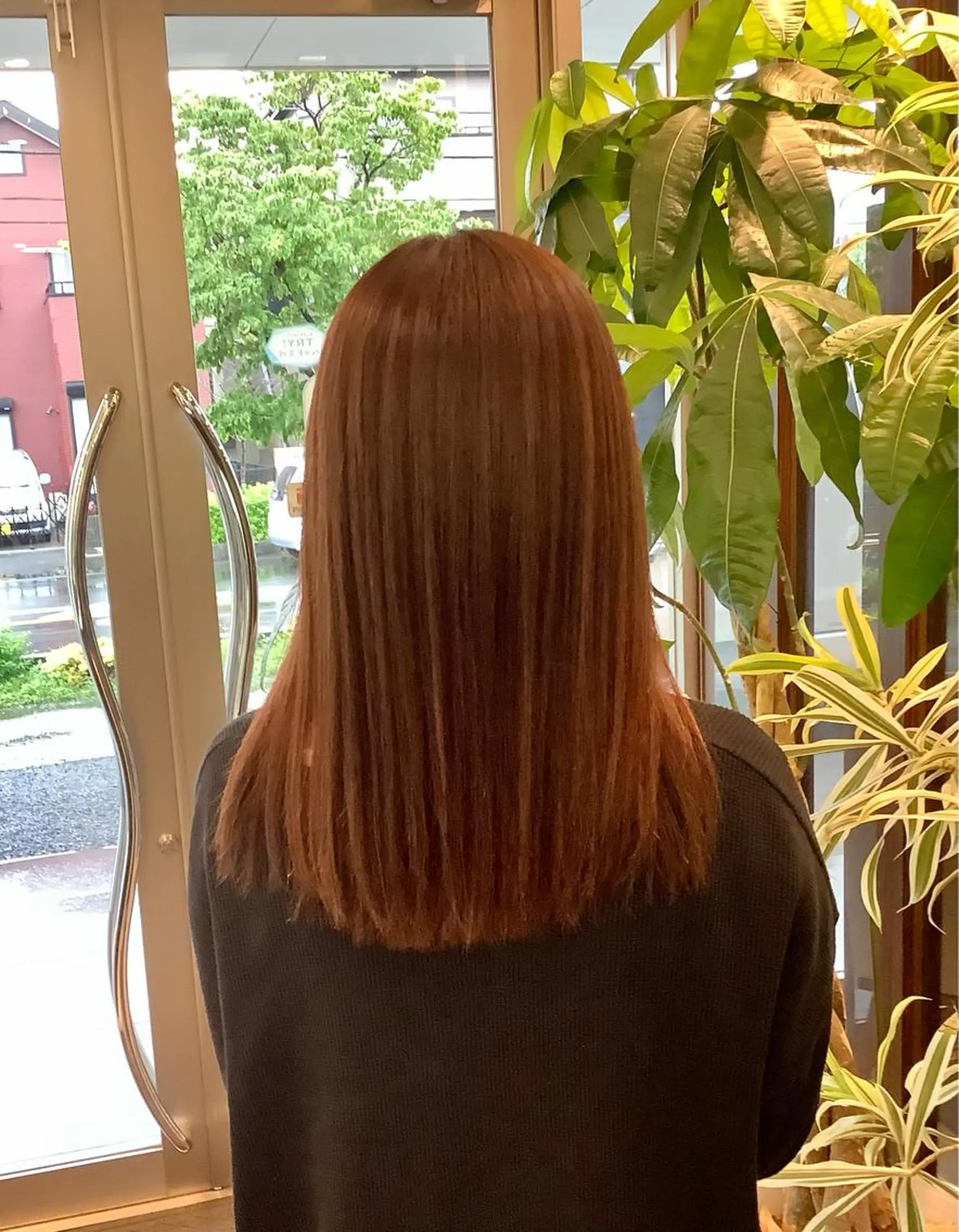 セミロング 鈴木 千恵子のヘアスタイル