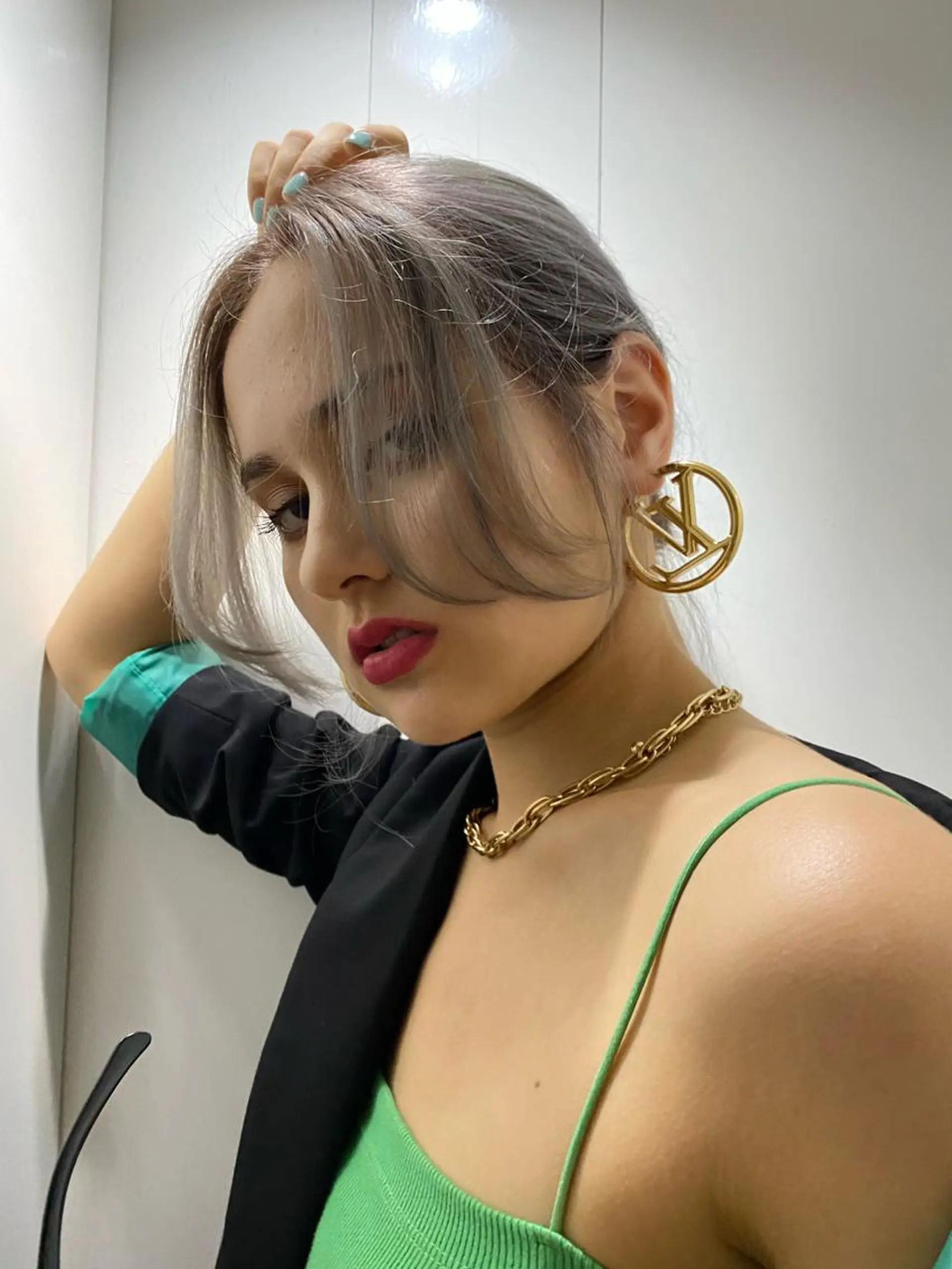 セミロング 中村 かおりのヘアスタイル