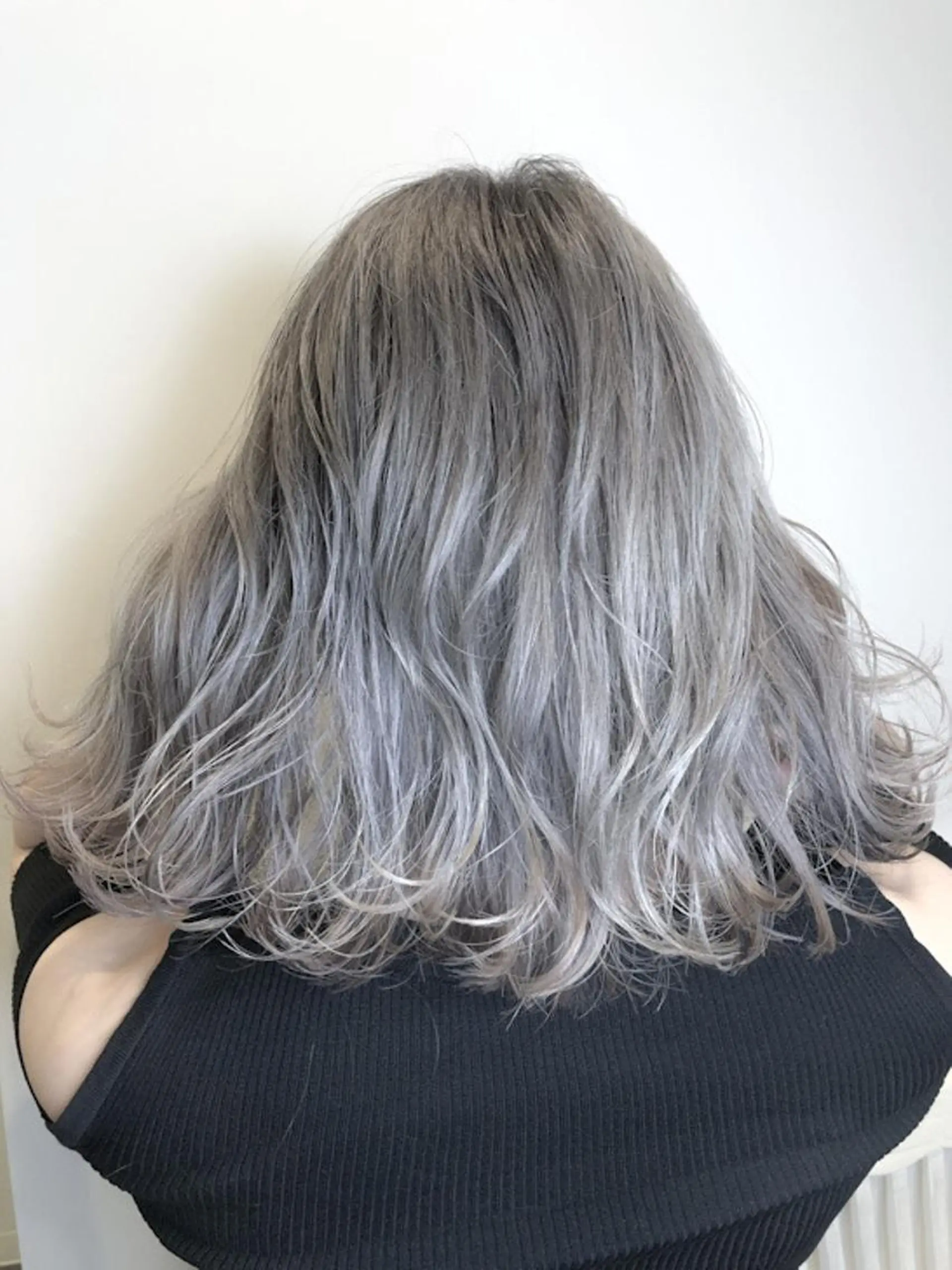 セミロング カラー ヘアカラー トリートメント ハイライト/ブリーチ バレイヤージュ関佳祐のヘアスタイル