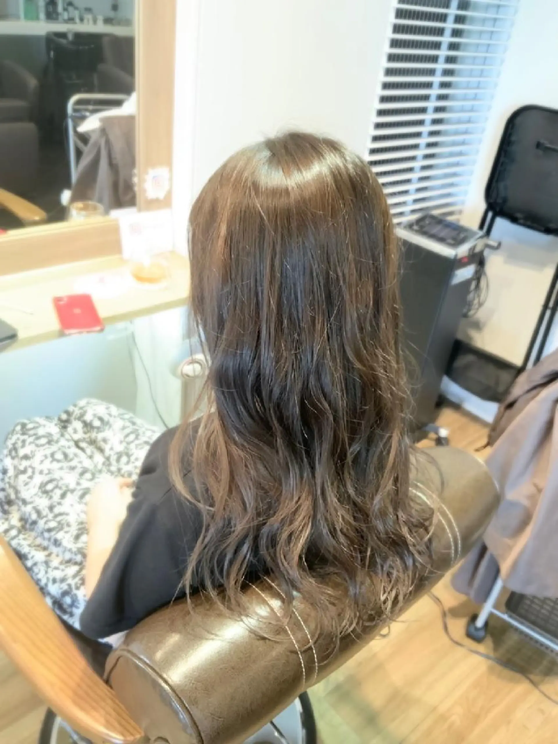 カラー ロング グレージュ 堀 望美のヘアスタイル