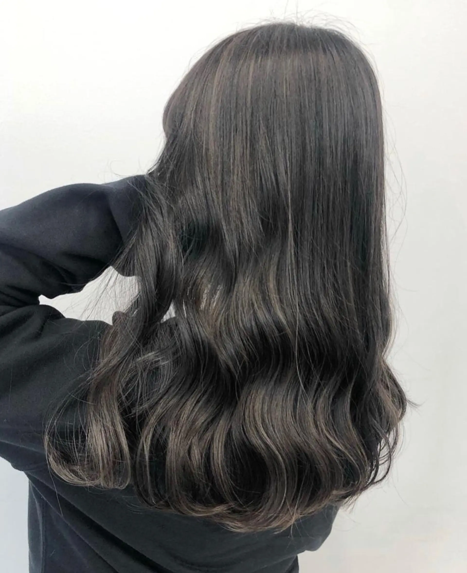 ロング カラー 透明感カラー 🦄インナーカラー 🦄貫井彩花のヘアスタイル