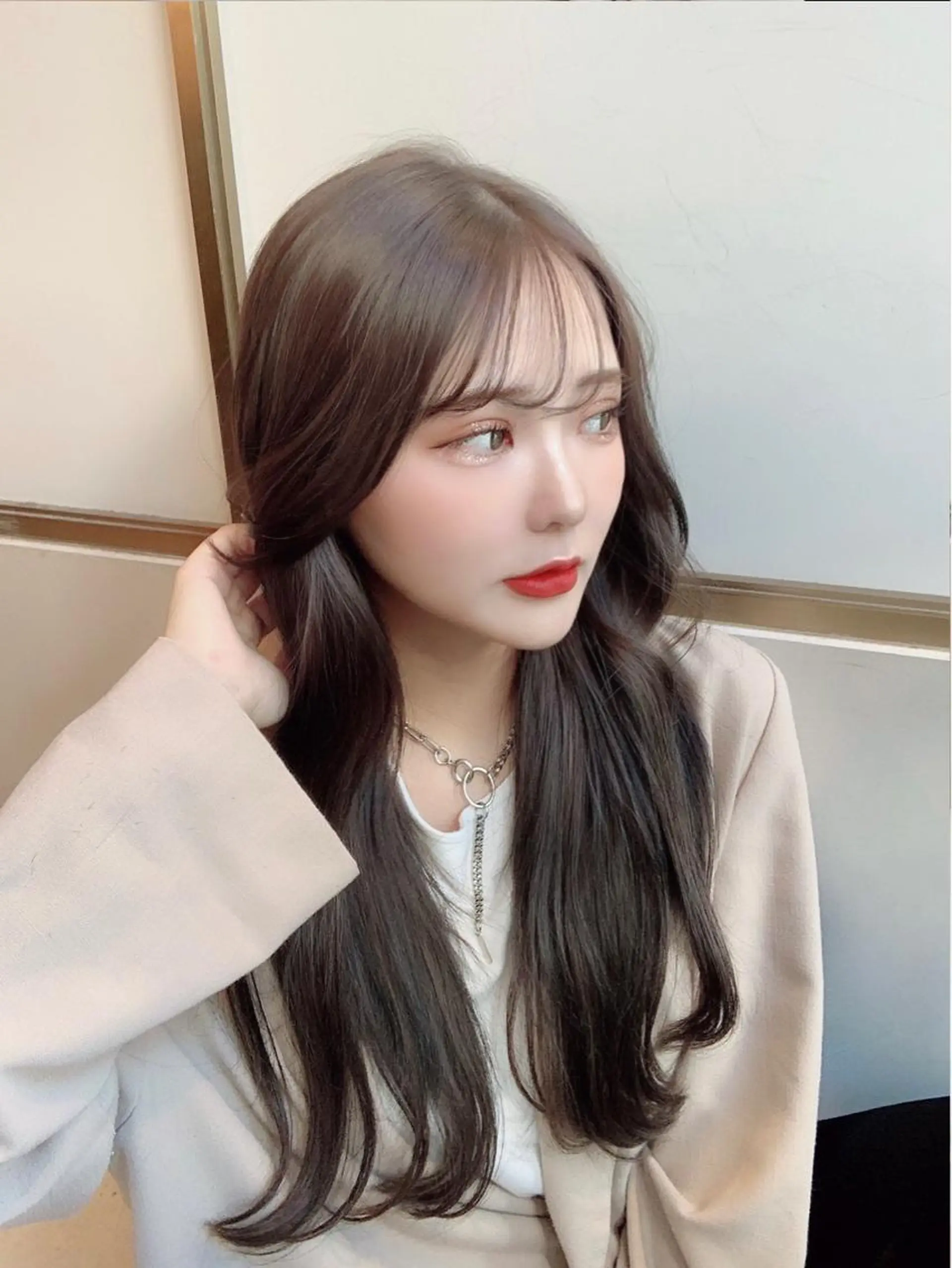 セミロング カラー ヘアアレンジ アディクシーカラー ベージュカラー 透明感カラー イヤリングカラー グレージュ 顔周り特化/韓国ヘア /レイヤー/吉野幸大のヘアスタイル