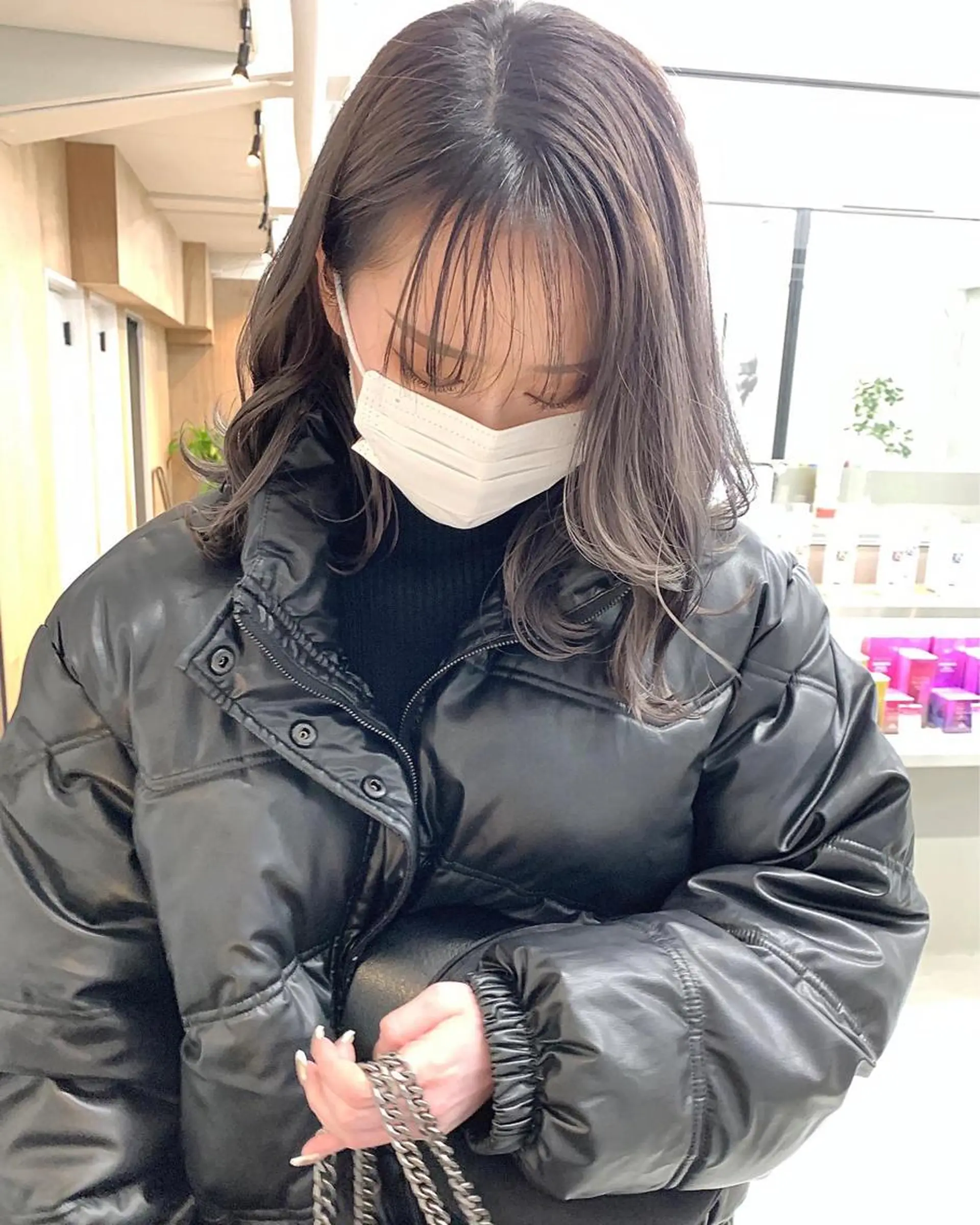 ミディアム カラー ラベンダーカラー ラベンダーグレー くびれヘア 韓国風ヘア ヘアカラー 樫原裕二 /柔らかいカラーのヘアスタイル