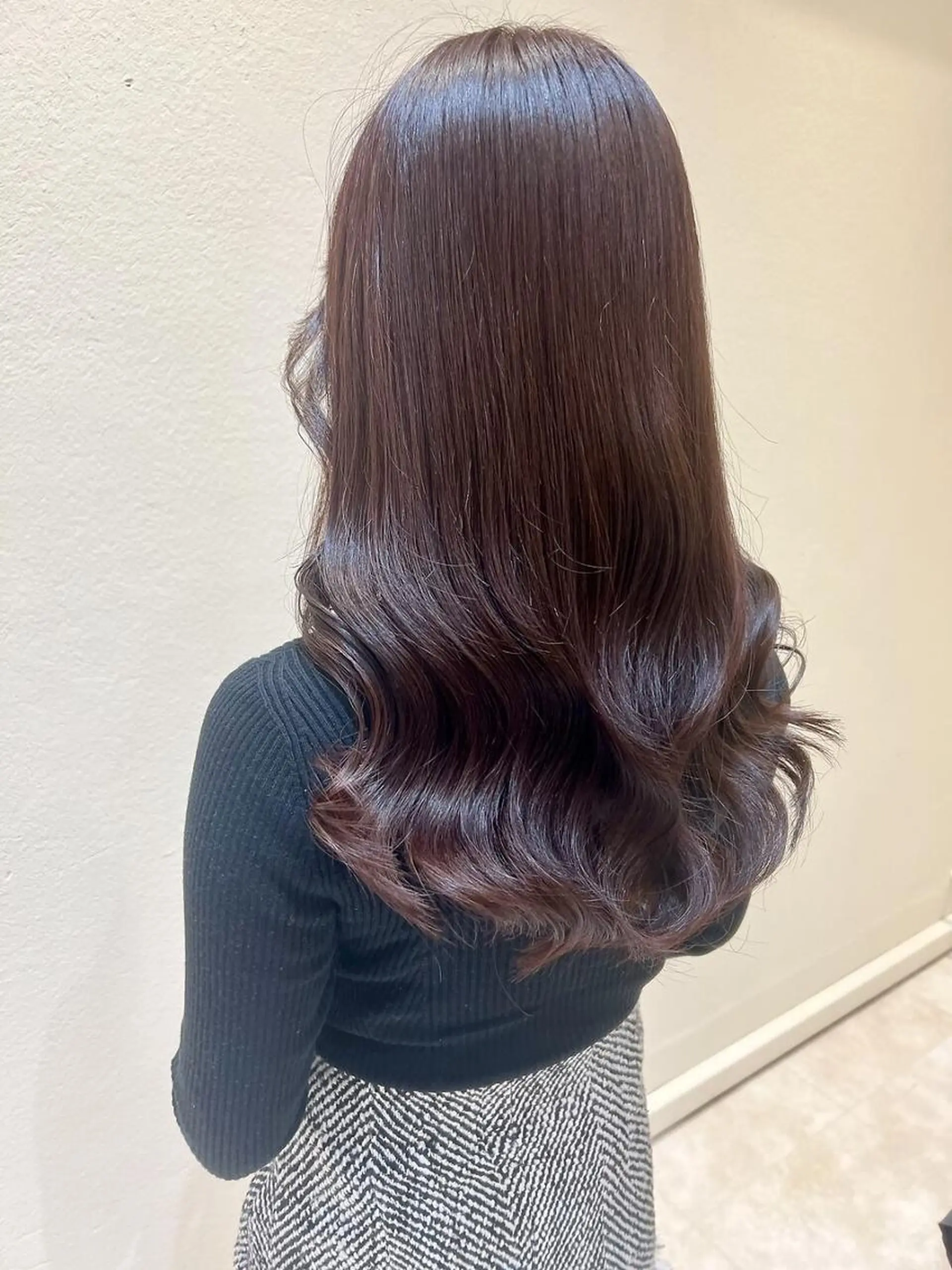 ロング アッシュ ピンクブラウン 伸ばしかけ ハイライト 髪質改善 ルーチェヘアー 北摂エリアNo.1のヘアスタイル