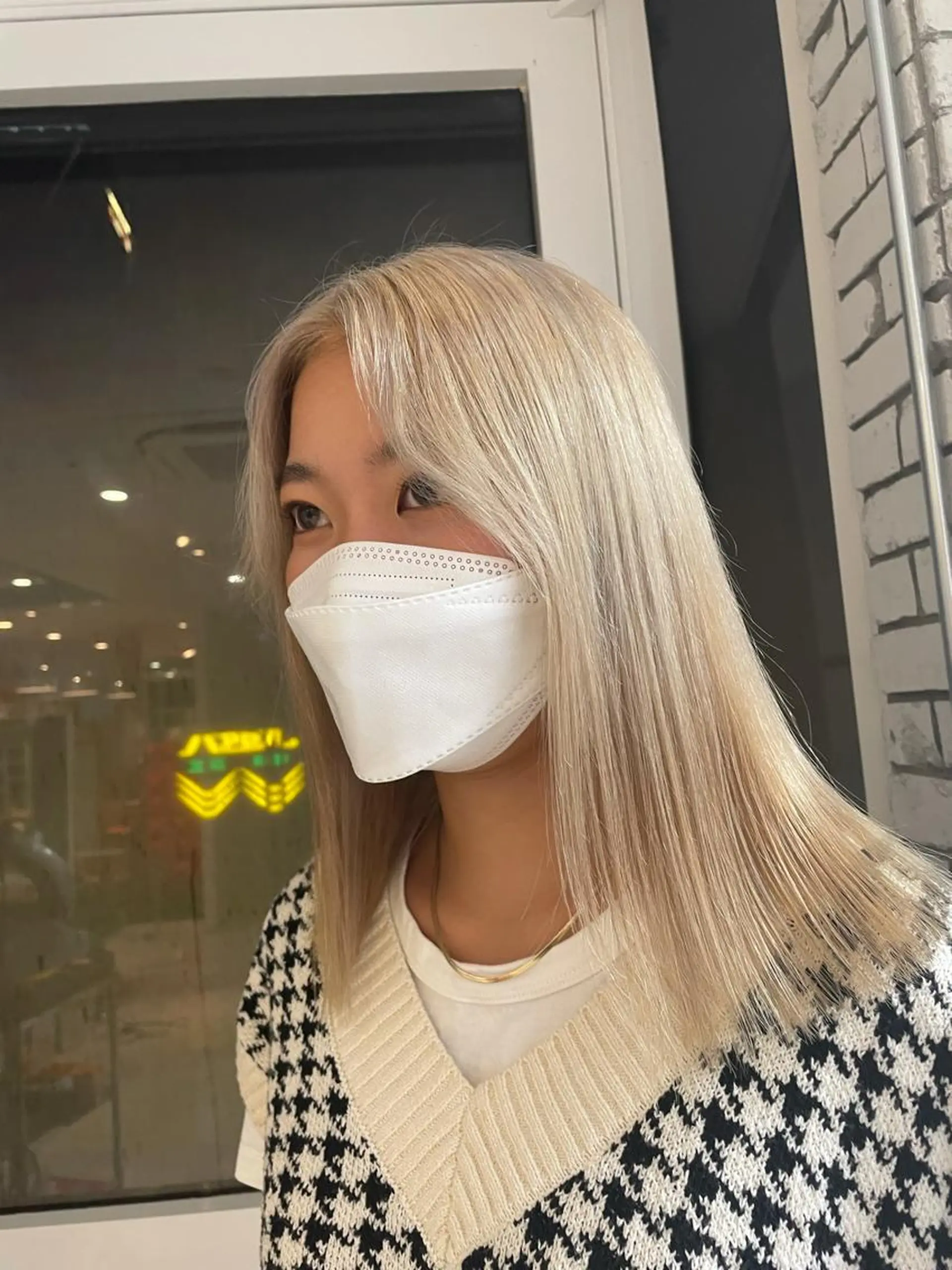 セミロング カラー 艶ハイトーン👑♡ NATSUKIのヘアスタイル