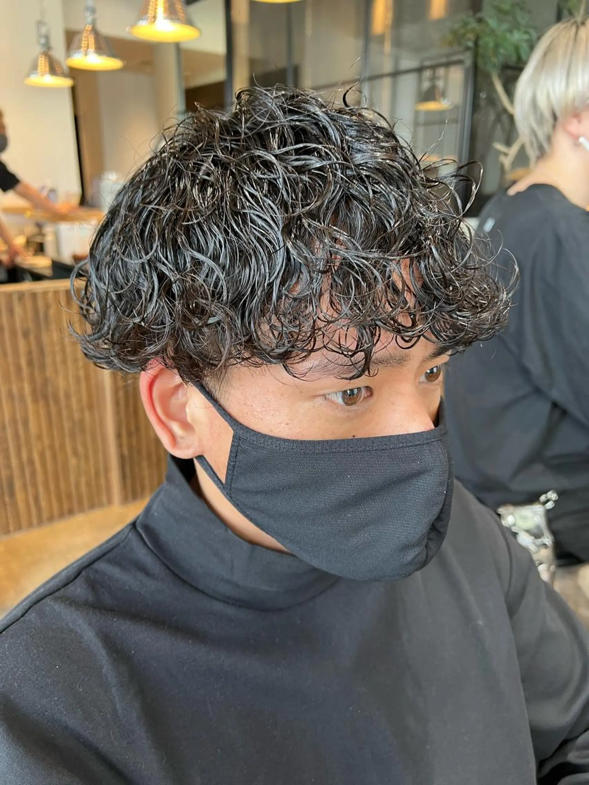 ショート パーマ メンズ メンズパーマ 波巻きパーマ スパイラルパーマ カット パーマ トリートメント 波巻きスパイラルパー マ/シャドウパーマ駿のヘアスタイル