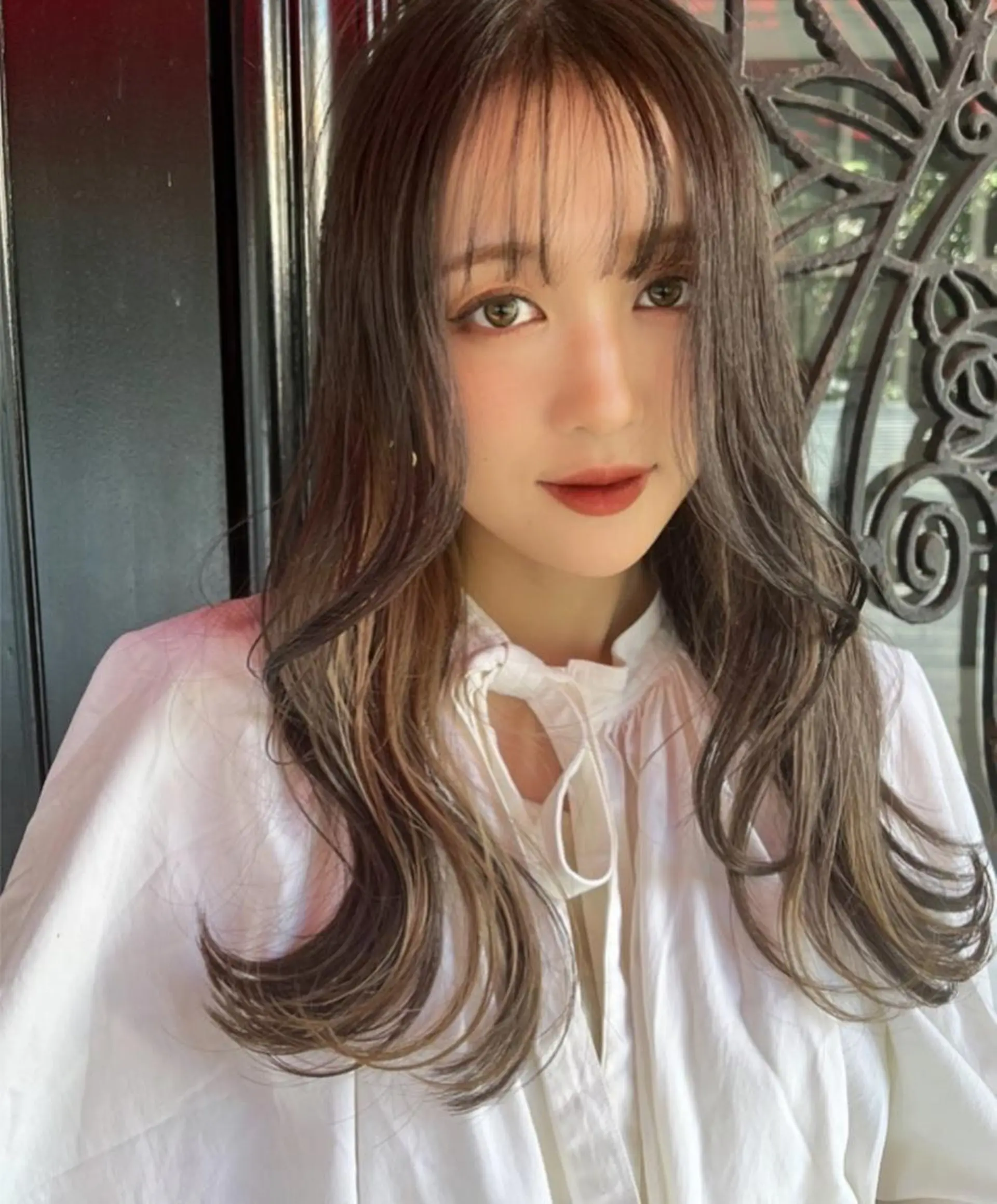 ミディアム カラー ヘアアレンジ ミディアムパーマ ベージュカラー 透明感カラー ハイライトカラー ミルクティーベージュ 韓国/髪質改善💘 櫻井かれんのヘアスタイル