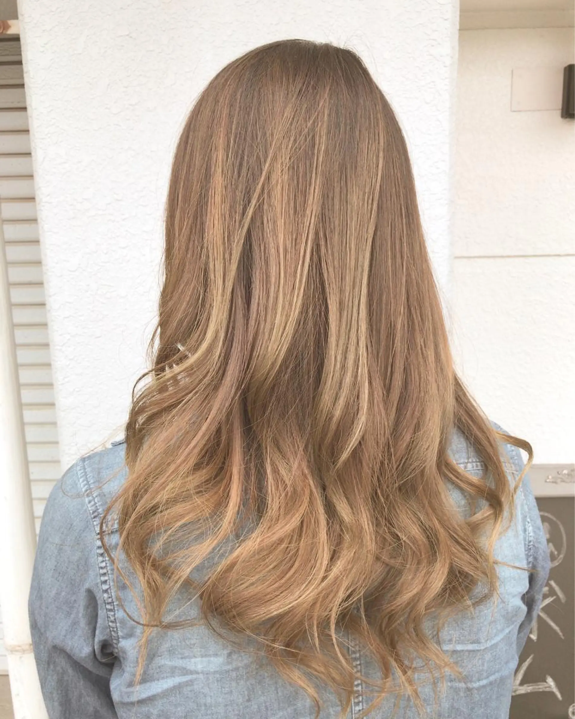 セミロング カラー レイヤーカット匠 イソザキノリユキのヘアスタイル