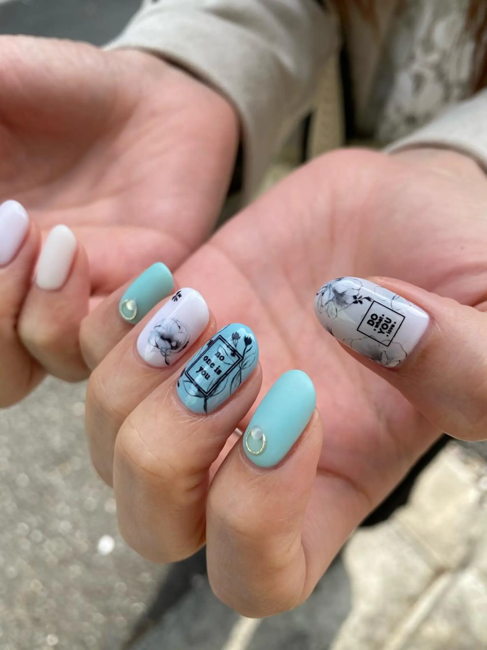 ネイル アートネイル フラワーネイル ニュアンスネイル 🌼大西洋子 laughl🌼のネイルデザイン