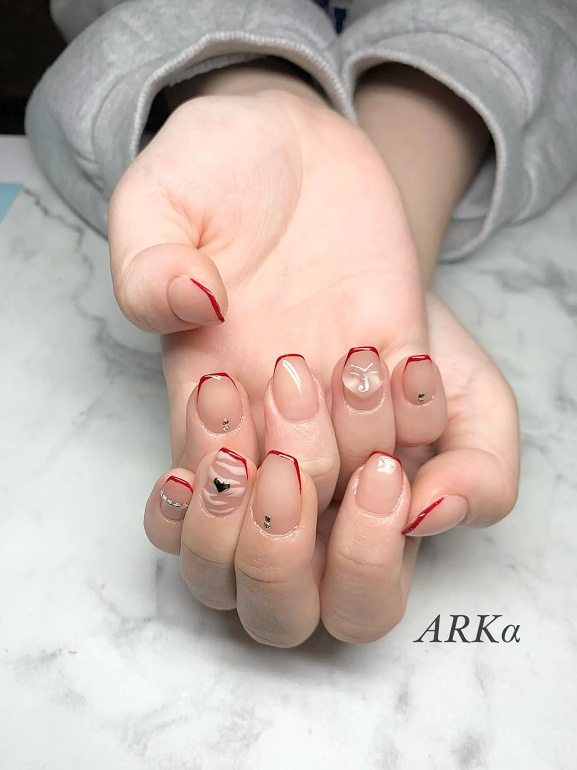 ミディアム ネイル ハンドネイル Nailsalon ARKαのネイルデザイン