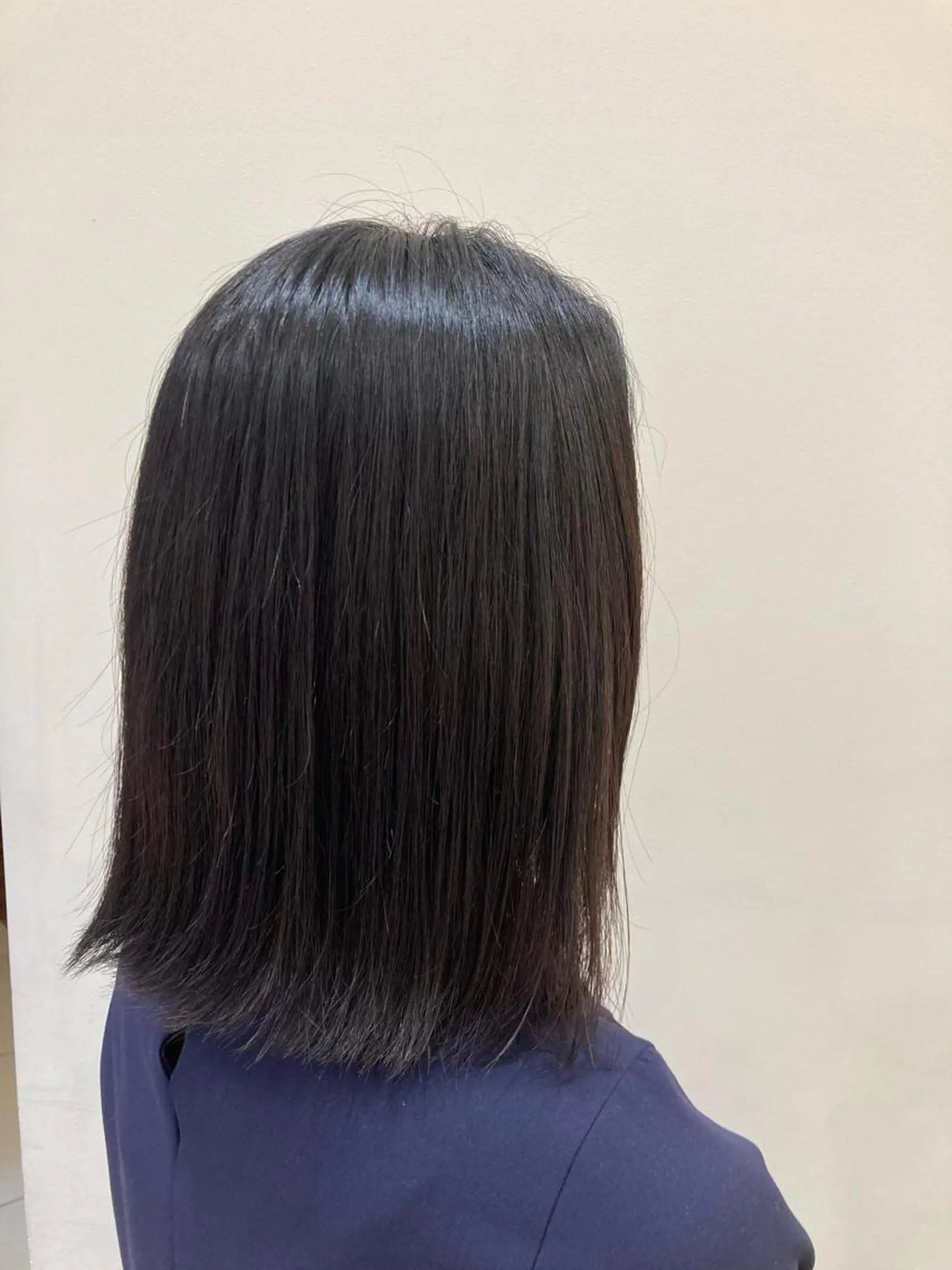 ミディアム カラー ショートカット／ 明千のヘアスタイル