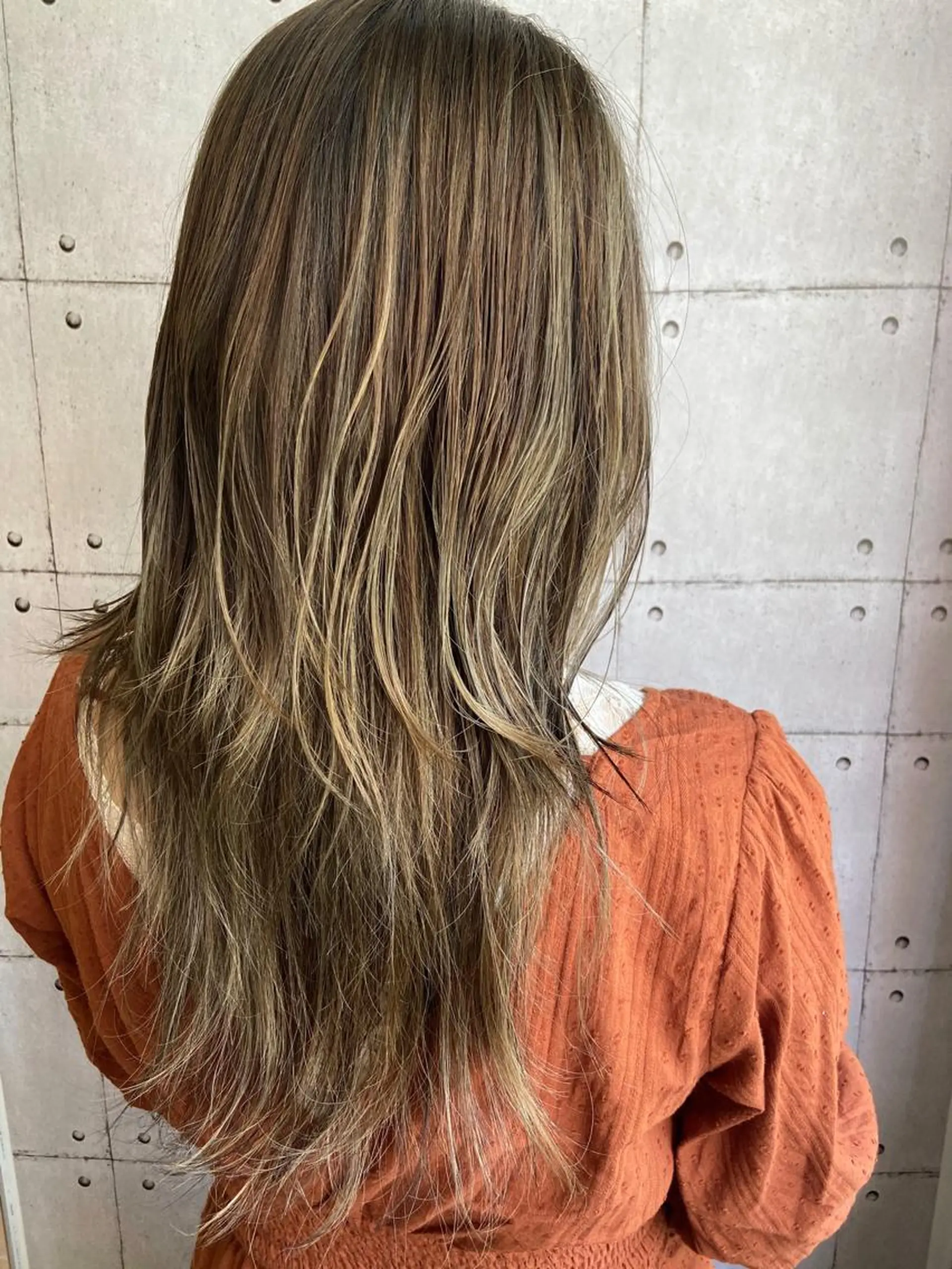 セミロング カラー ヘアカラー 🐺ウルフ/レイヤー 似合わせ‎🤍沙羅のヘアスタイル