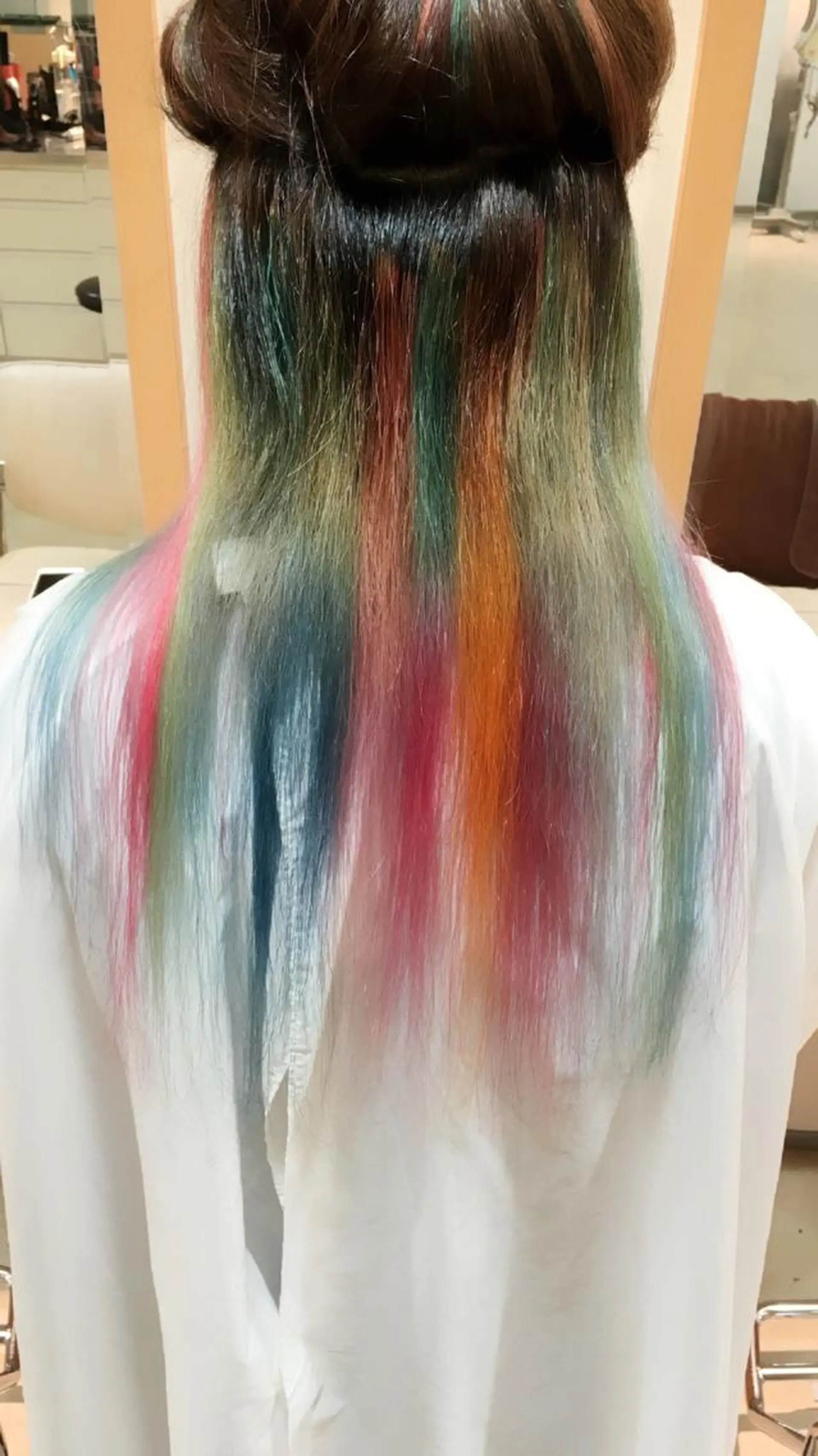 カラー ブリーチ デザインカラー インナーカラー 🐝肥田 しょーと🐝のヘアスタイル