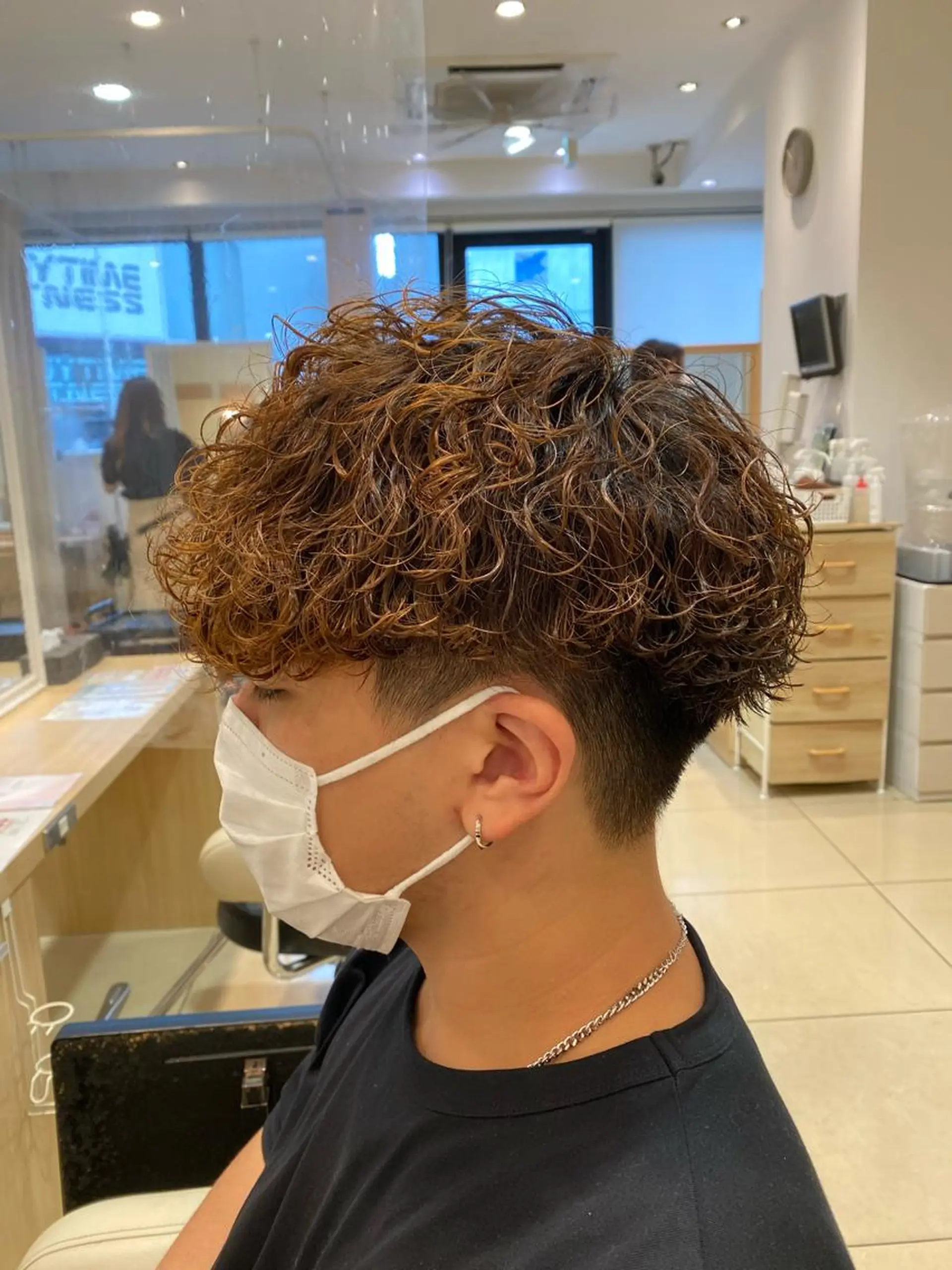 ショート パーマ メンズ カット パーマ メンズ特化型美容師 栗山勇人のヘアスタイル