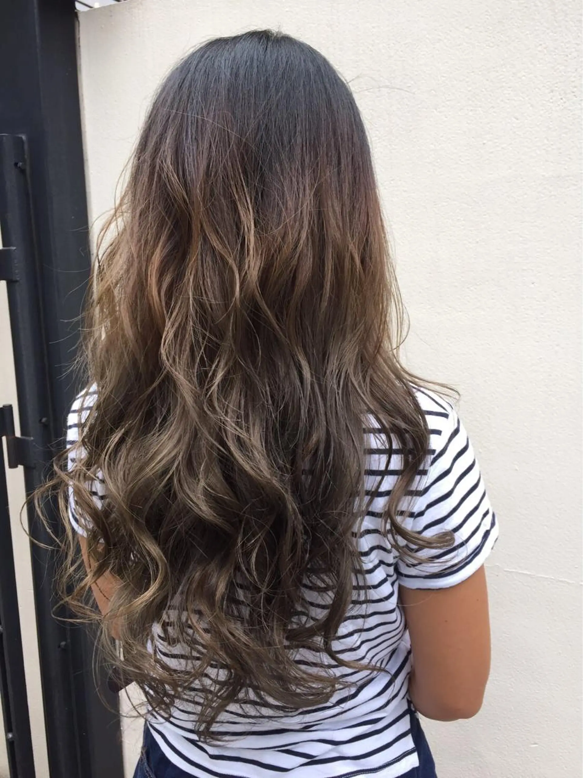 ロング カラー THE DAY所属・AKI HASHIMOTOのヘアスタイル