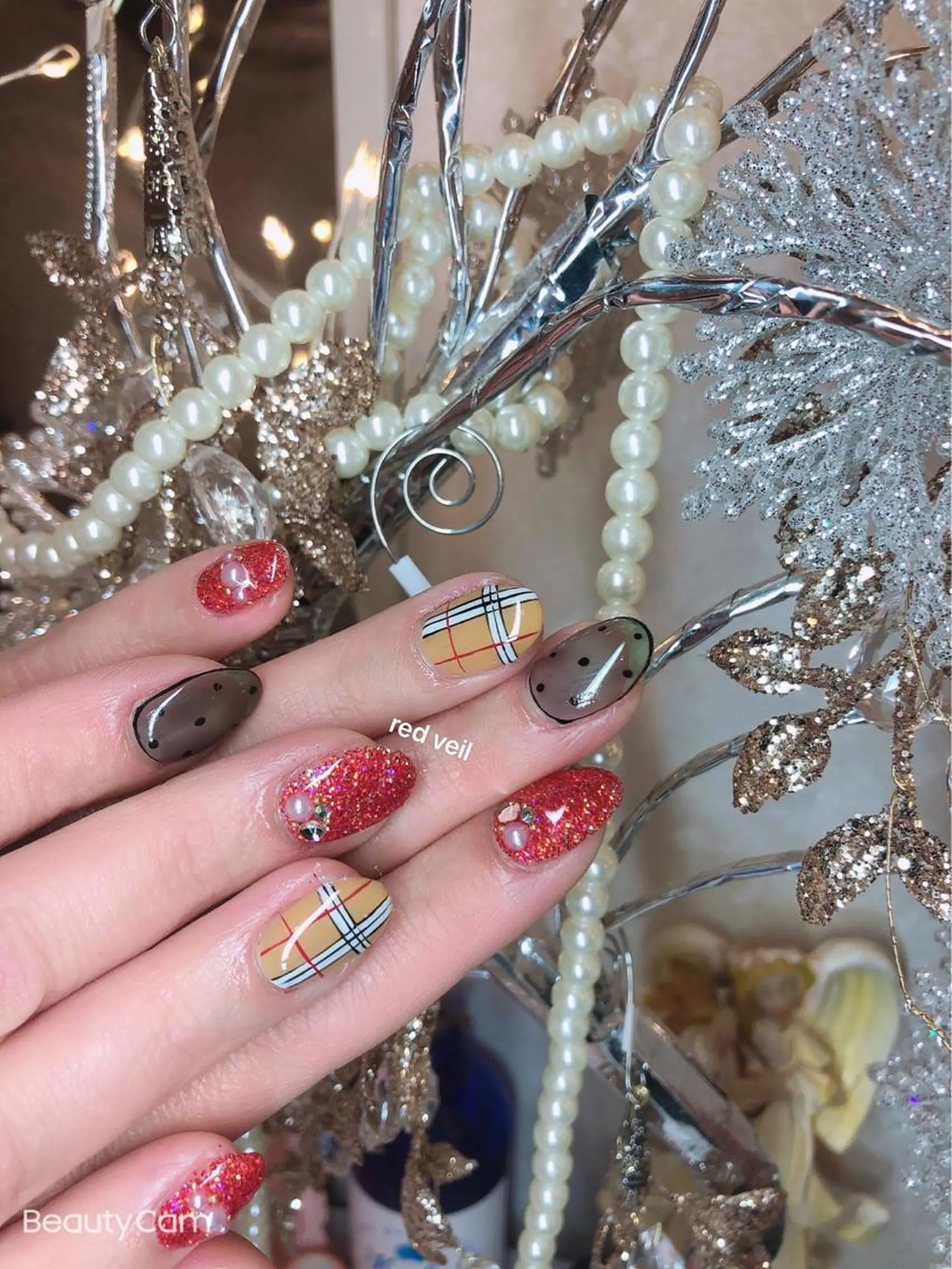 ミディアム ネイル ハンドネイル 長さ出し専門 nynaのネイルデザイン