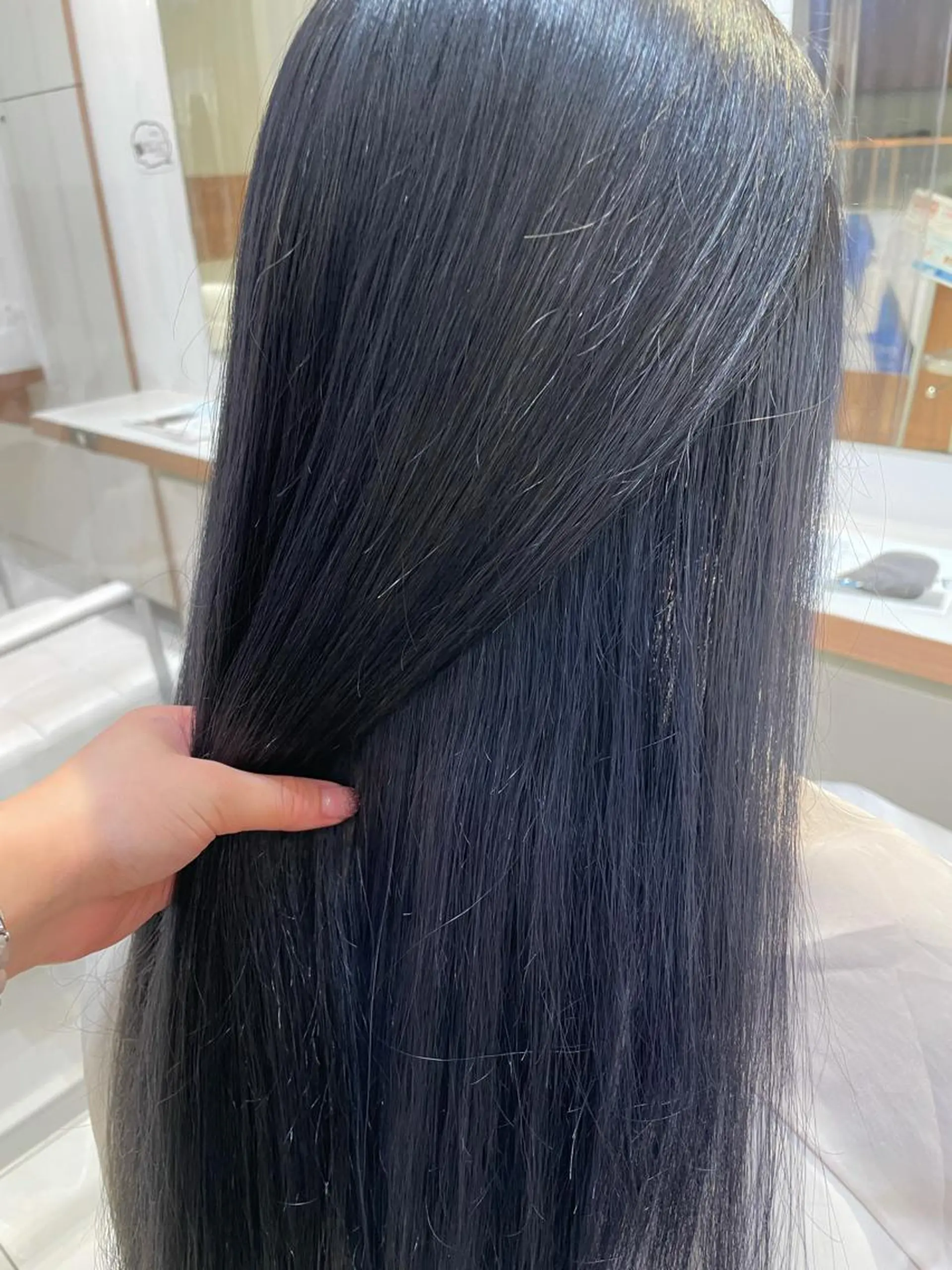 ロング カラー ブルーカラー 暖色🎀ゆるふわ☁️ MOERI 🍒のヘアスタイル