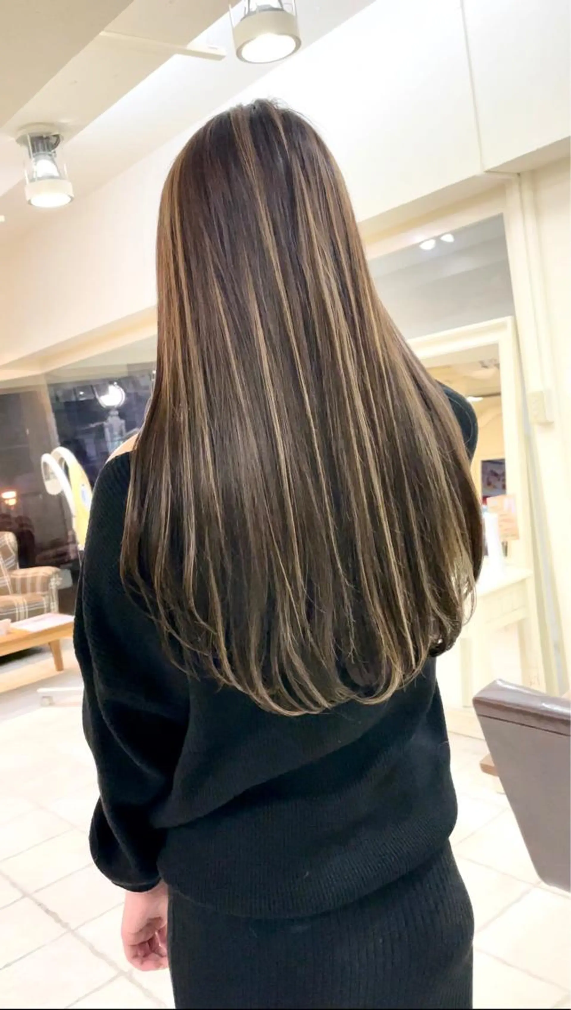 ロング ハイライト ヘアカラー トリートメント 神戸でブリーチなら puty/レイヤーのヘアスタイル