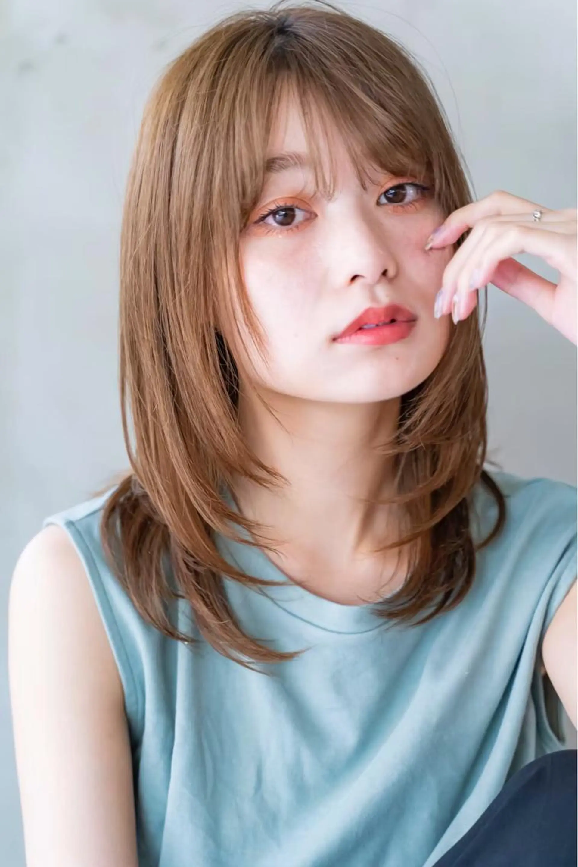 セミロング レイヤーカット MUSASHI ブリーチカラー◎のヘアスタイル
