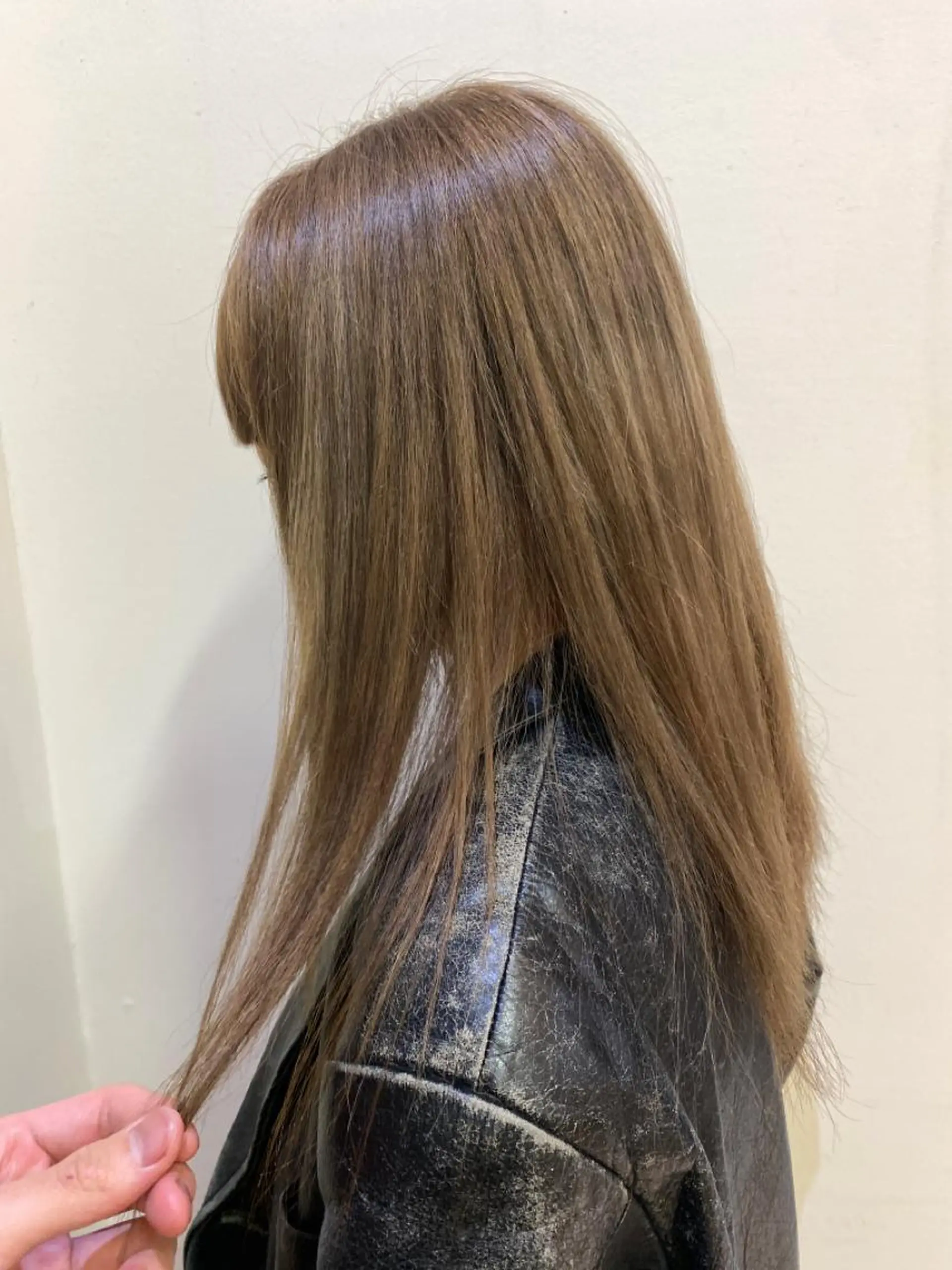 セミロング ヘアカラー 美髪改善・ブリーチ tadasuke⭐️のヘアスタイル