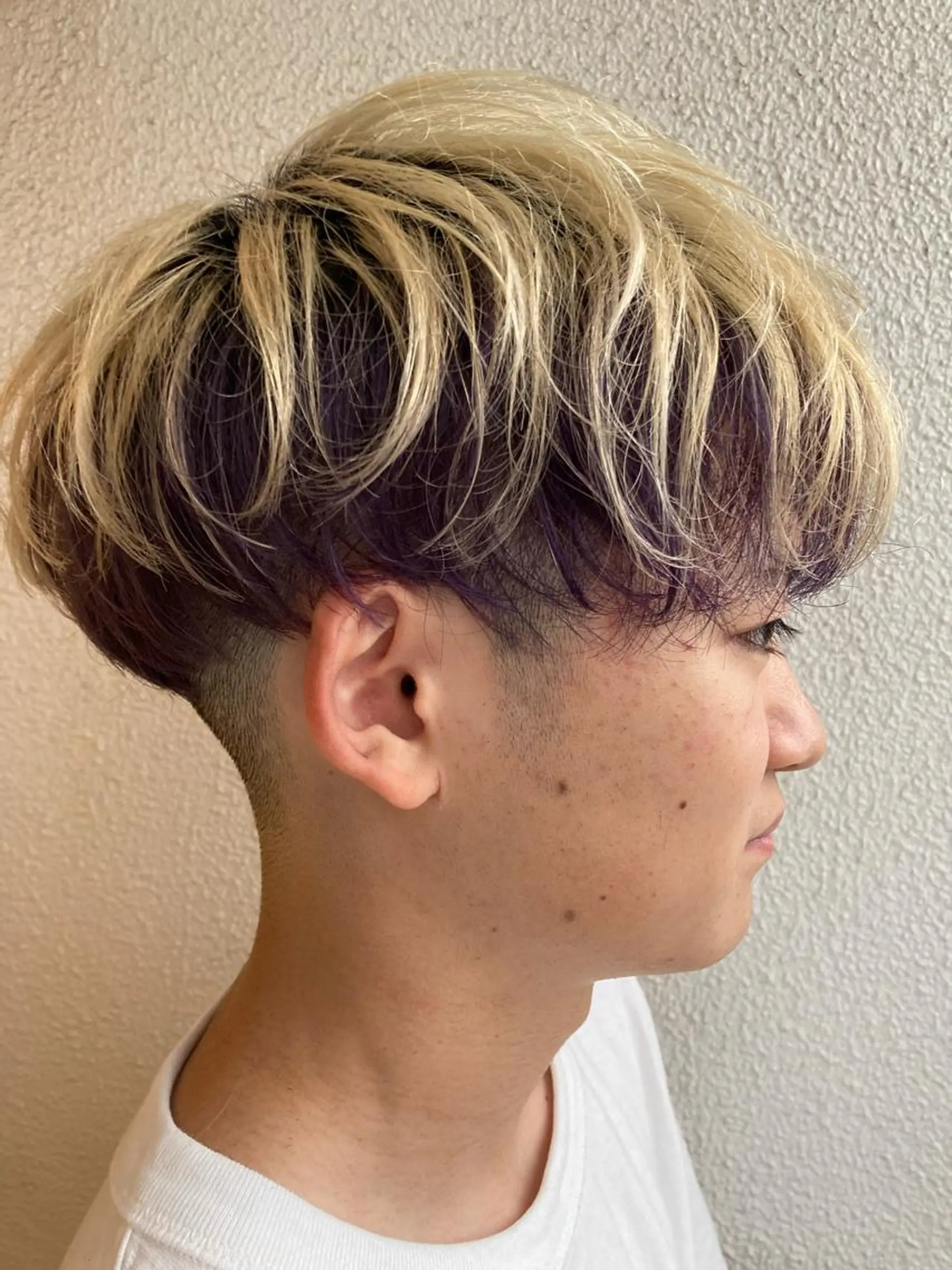 ショート カラー メンズ メンズインナーカラー ダブルカラー インナーカラー バイオレットカラー ヘアカラー To-kai所属・内村 純也のヘアスタイル