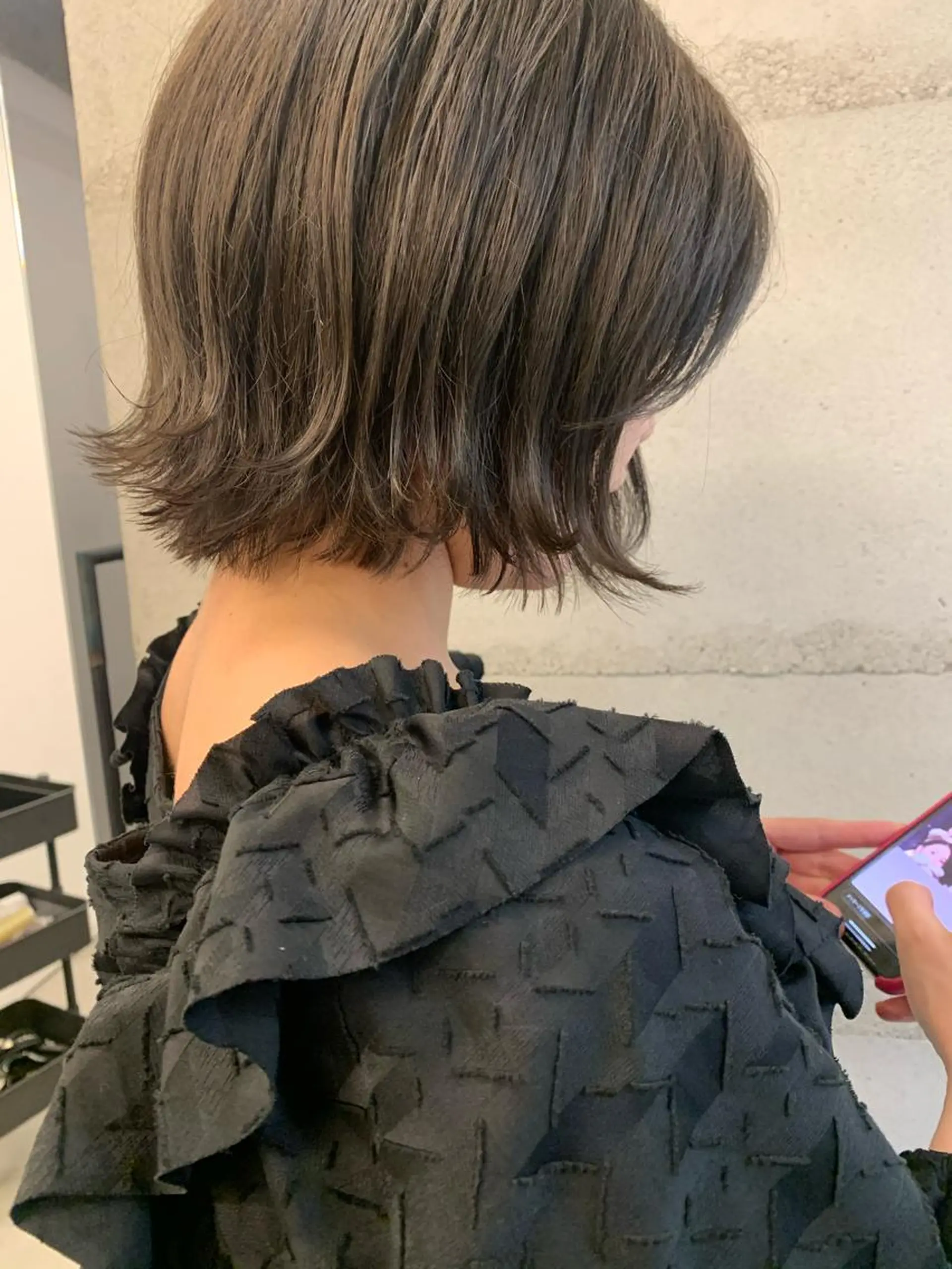 ショート カラー 透明感/オリーブ/ グレージュ/YUKAのヘアスタイル