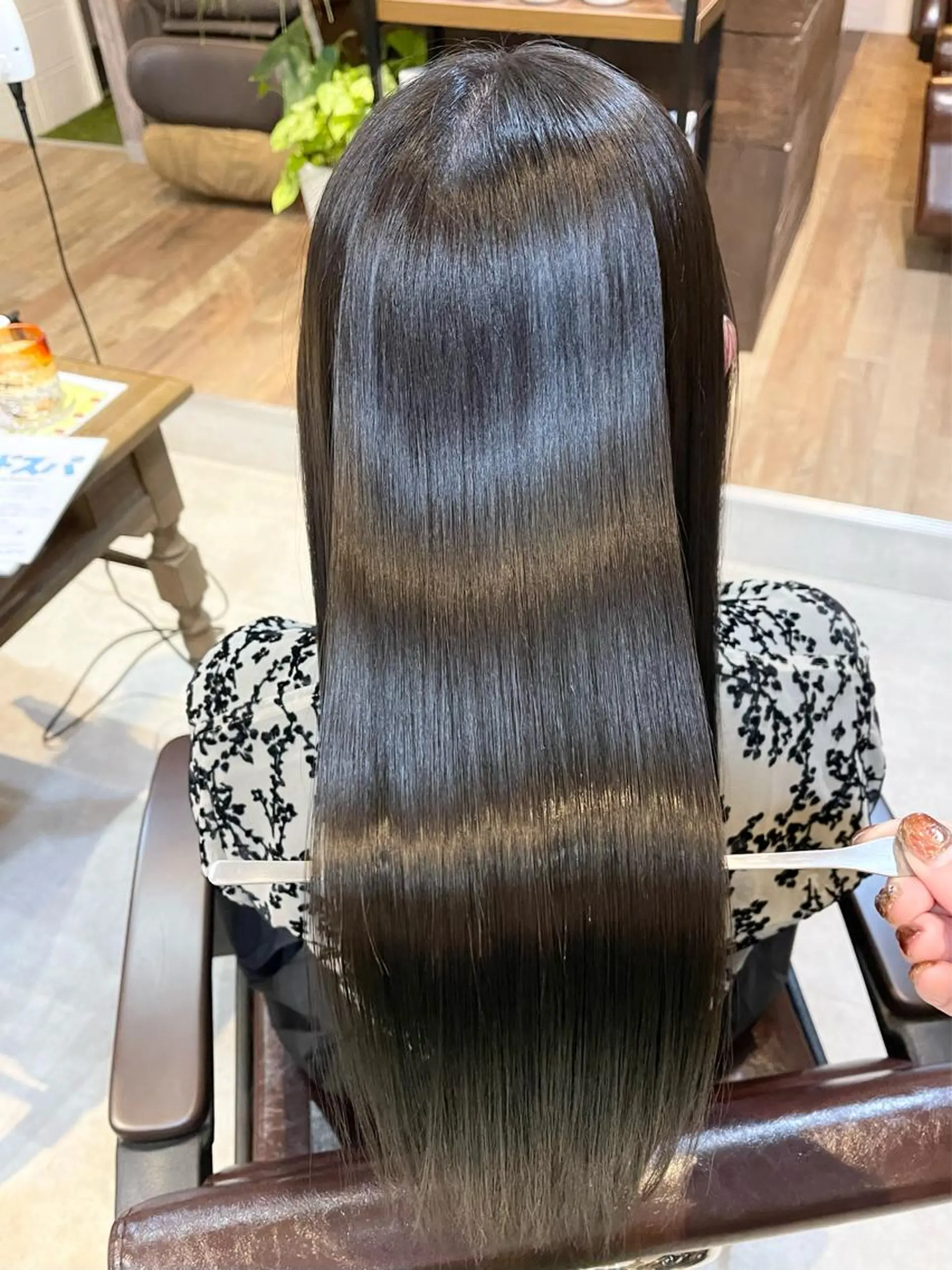 ロング カラー 髪質改善 ヘアカラー トリートメント i  plus＋所属・髪質改善で 憧れの潤艶美髪にのヘアスタイル