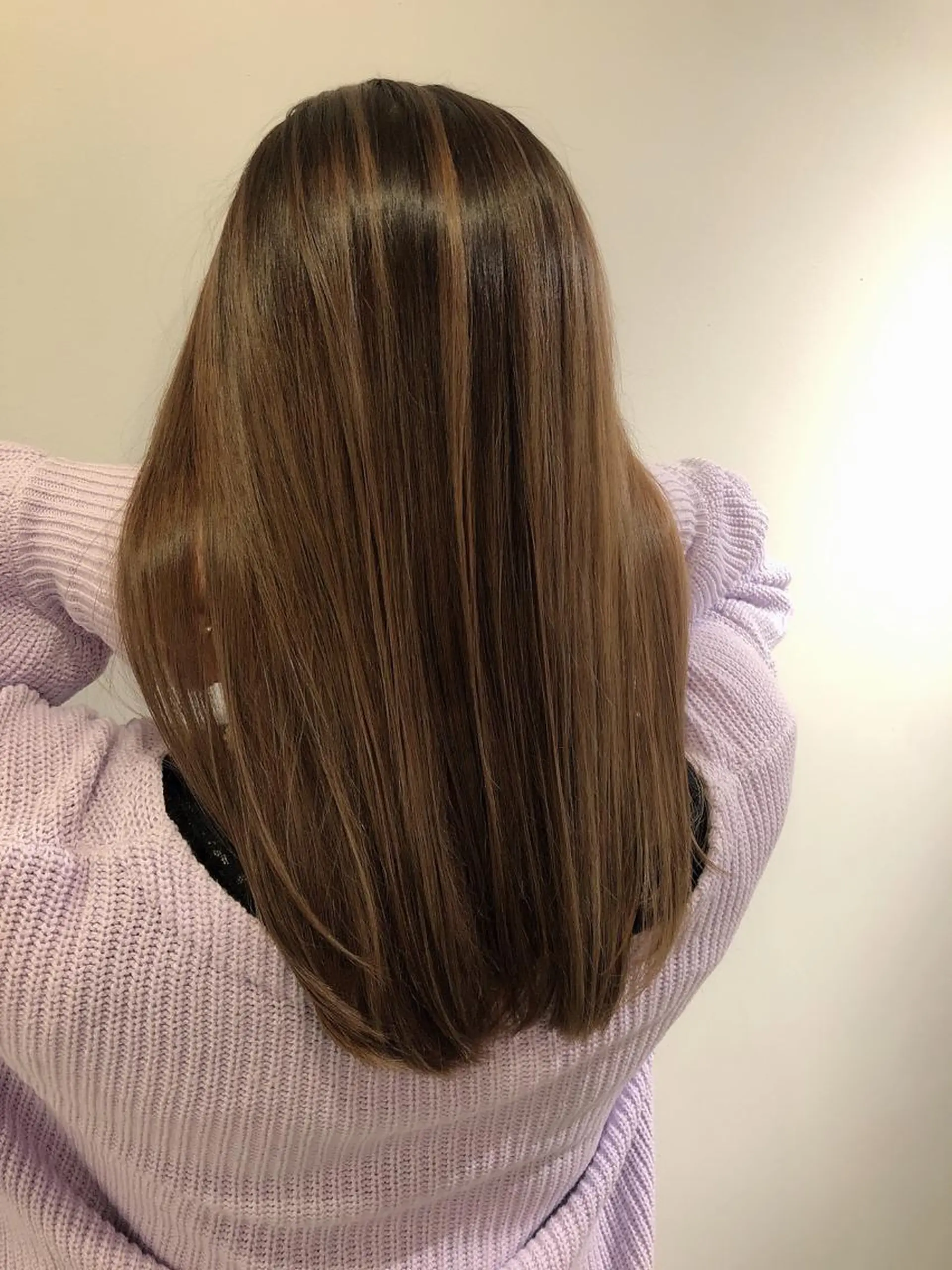 ミディアム ヘアカラー to youハイライトのヘアスタイル