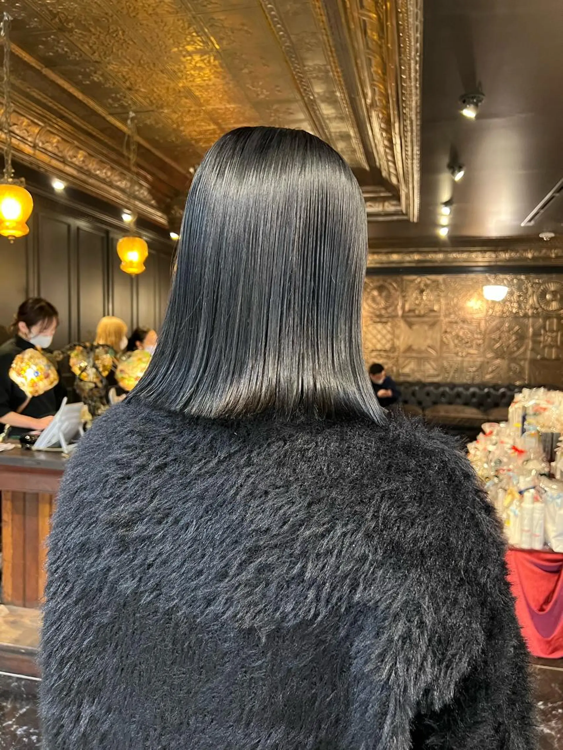 ミディアム カラー 黒髪 ブルーカラー ブルーブラック haco＋所属・圧倒的デザイン力 店長🎨RENAのヘアスタイル