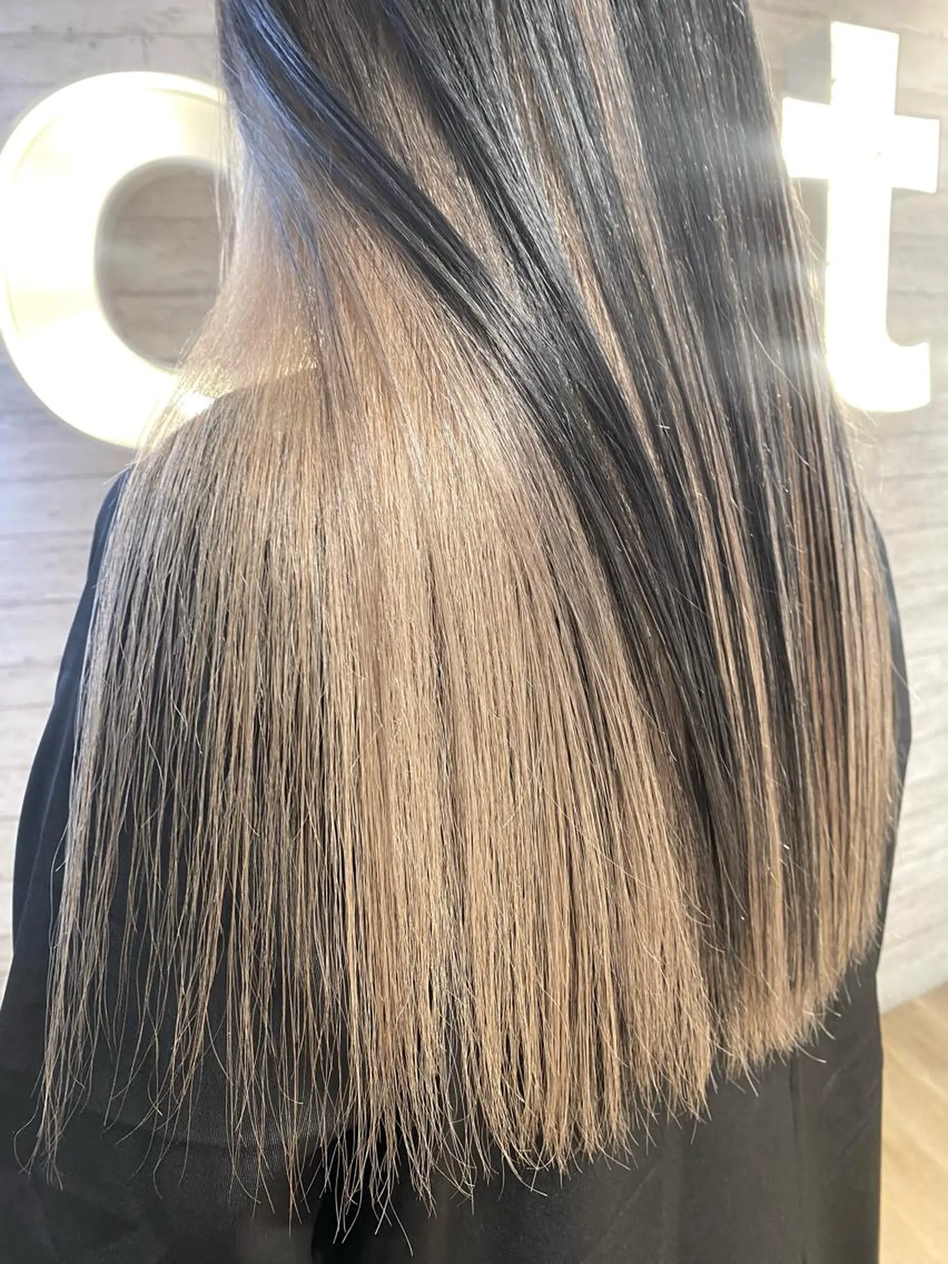 カラー ブリーチ 透明感カラー dot .tokyo所属・中村 彩夏のヘアスタイル